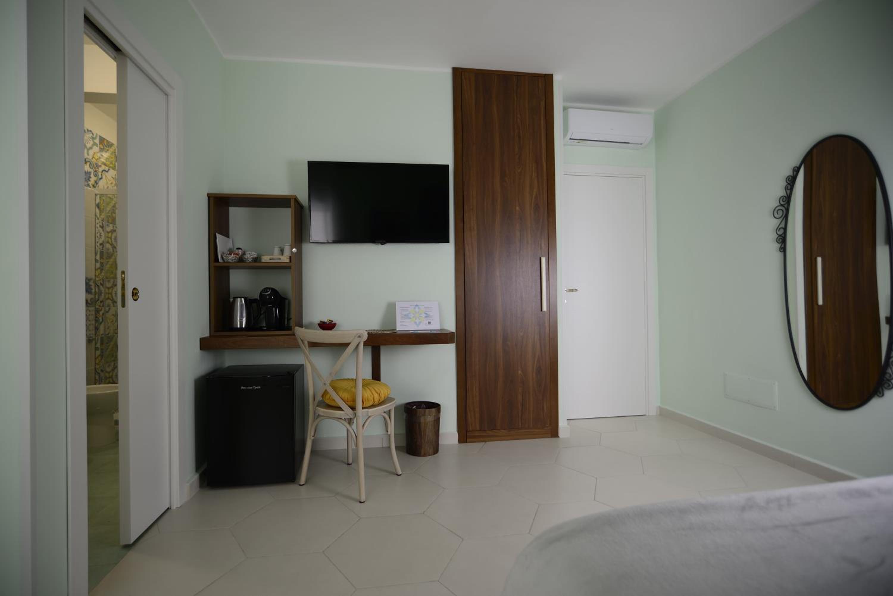 Superior King Room