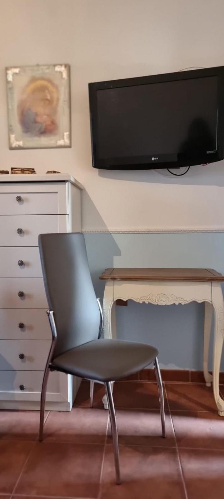 One-Bedroom House photo 2