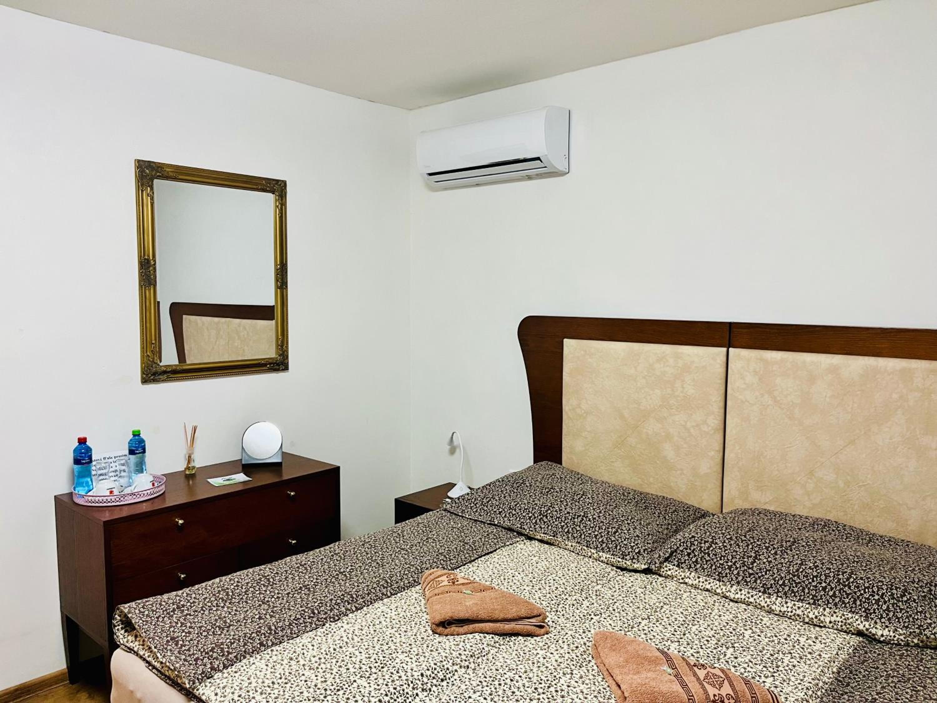 Double Room with Garden View - Photo 4