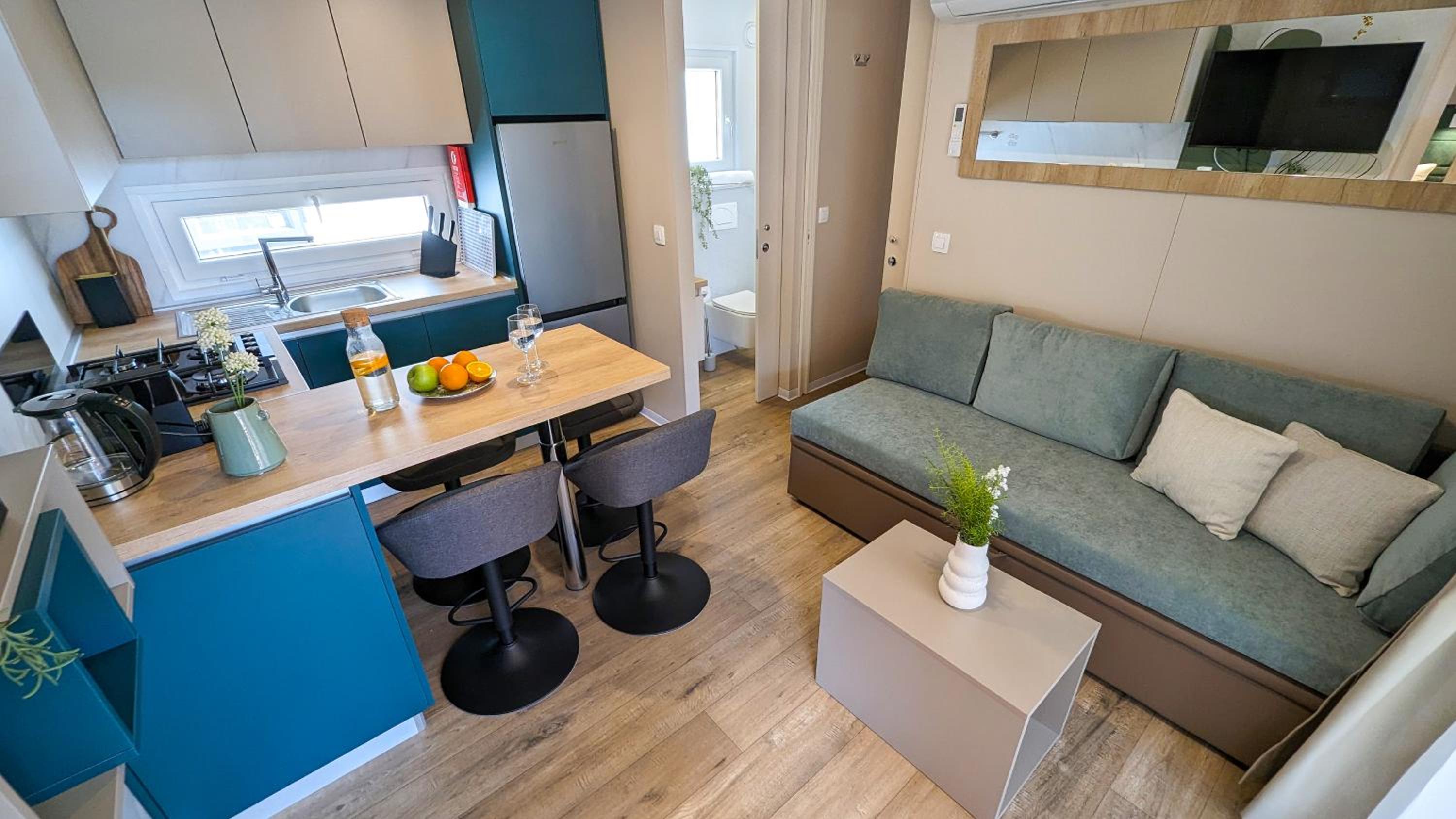 Mobile Home 6 photo 2