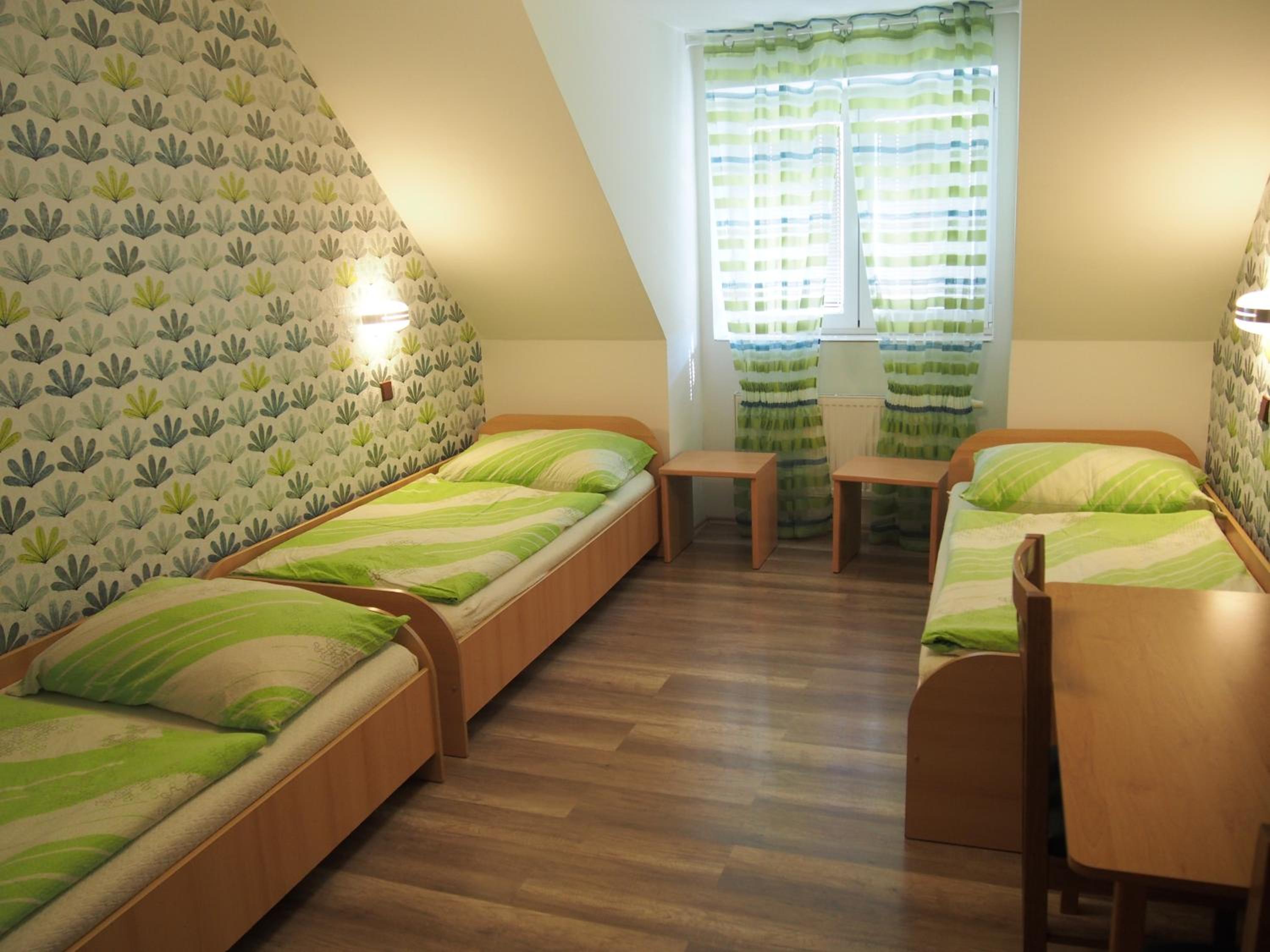 Triple Room with Bathroom - Photo 9