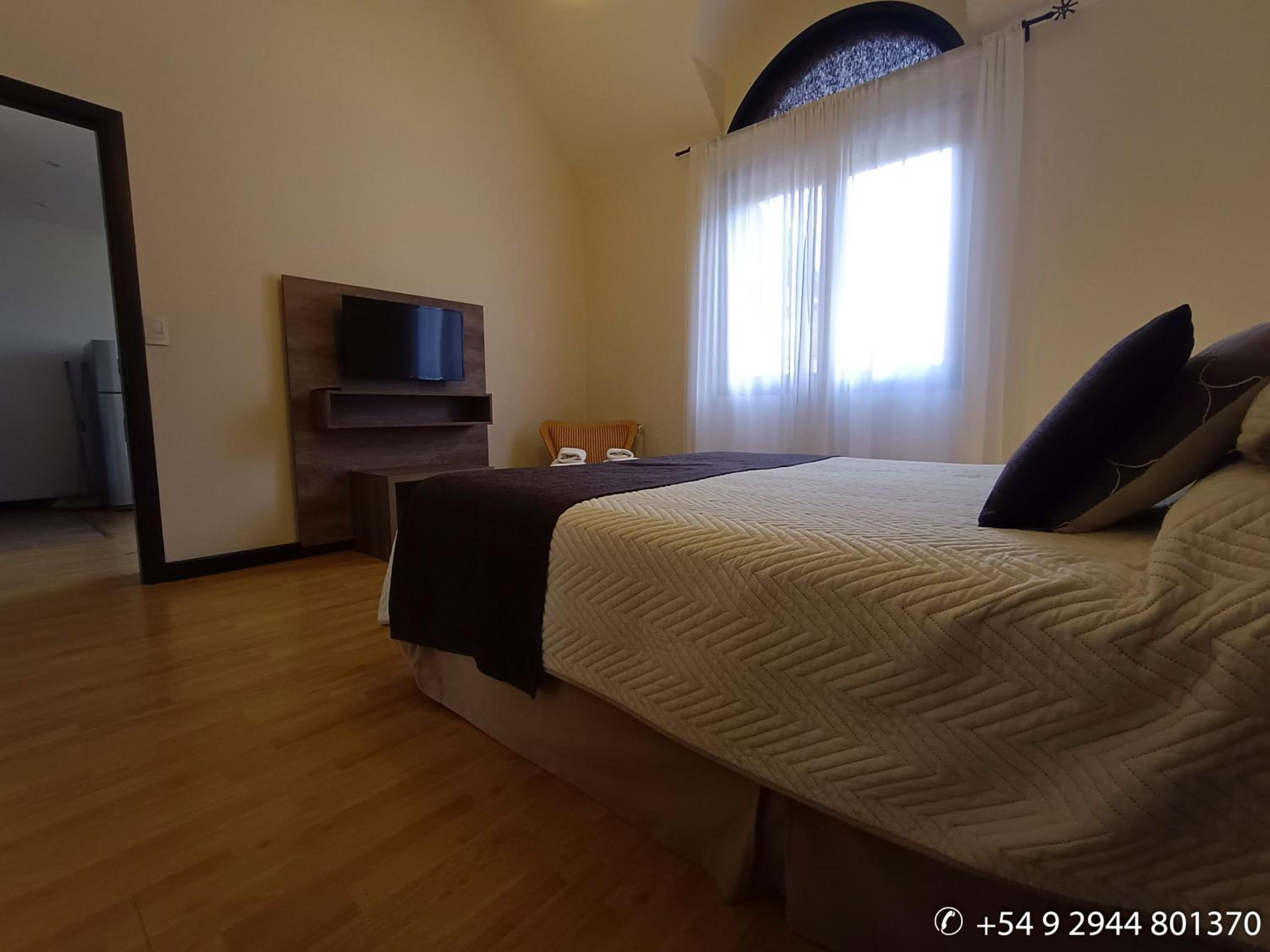 One-Bedroom Apartment photo 1