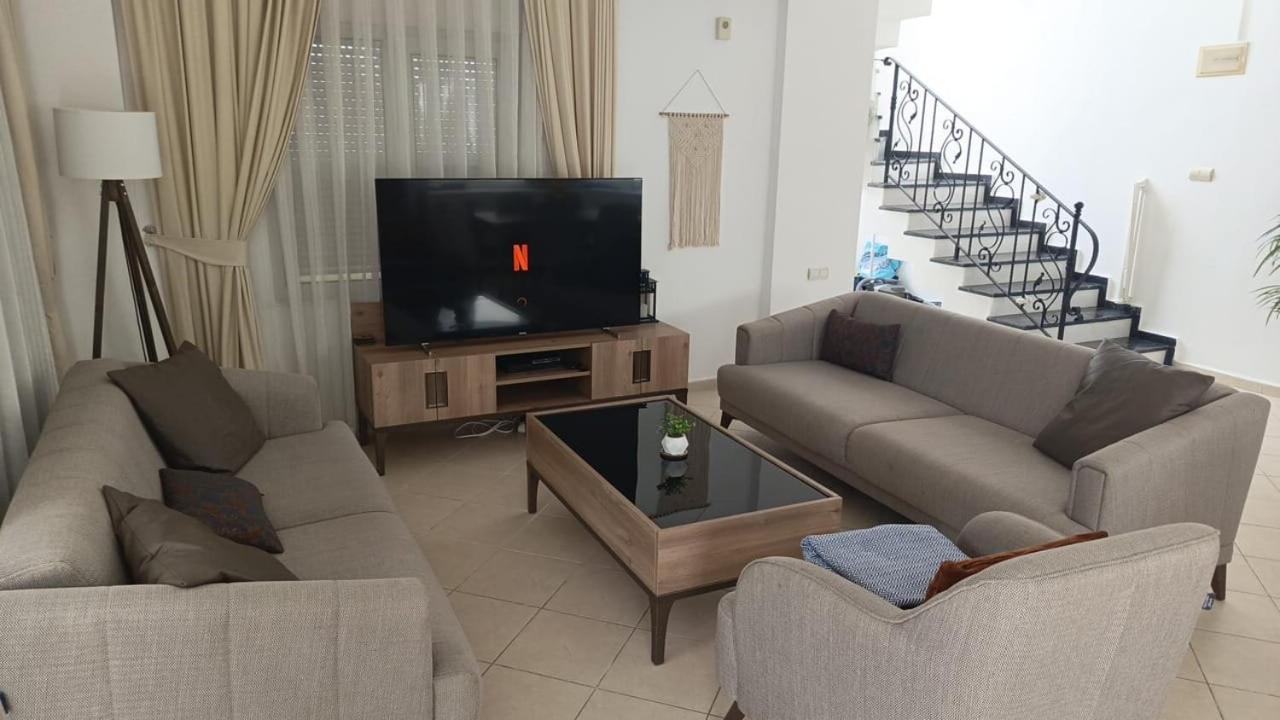 Three-Bedroom Villa photo 2