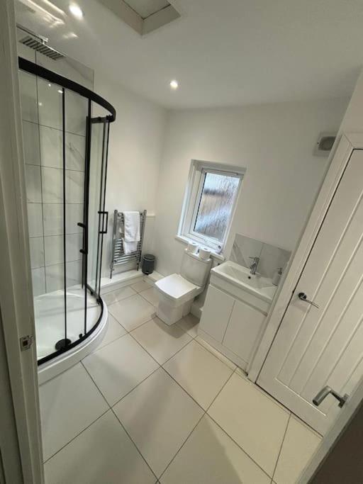 Four-Bedroom House photo 3