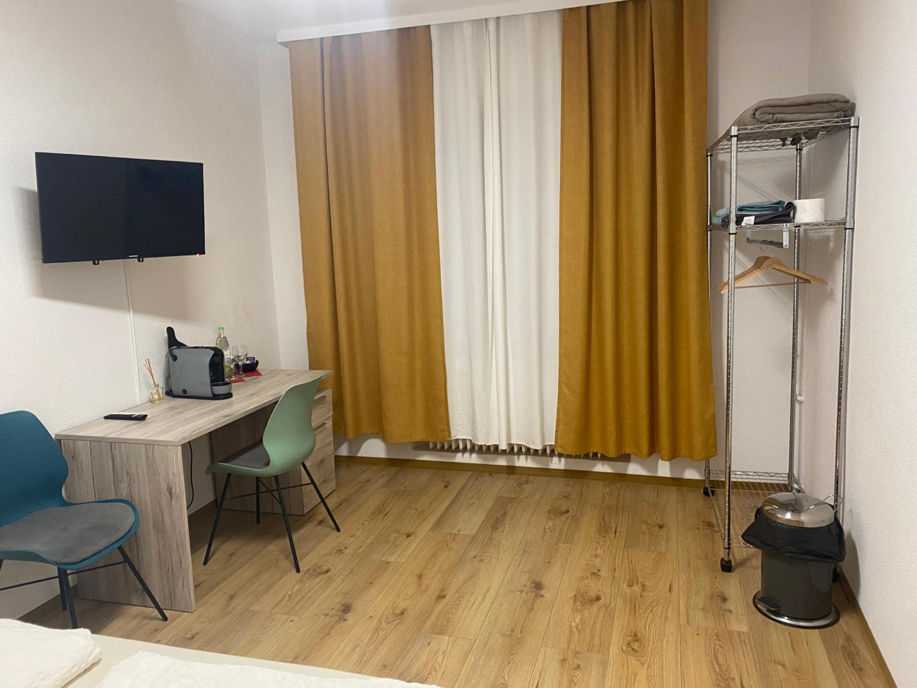 Three-Bedroom Apartment with Balcony photo 1