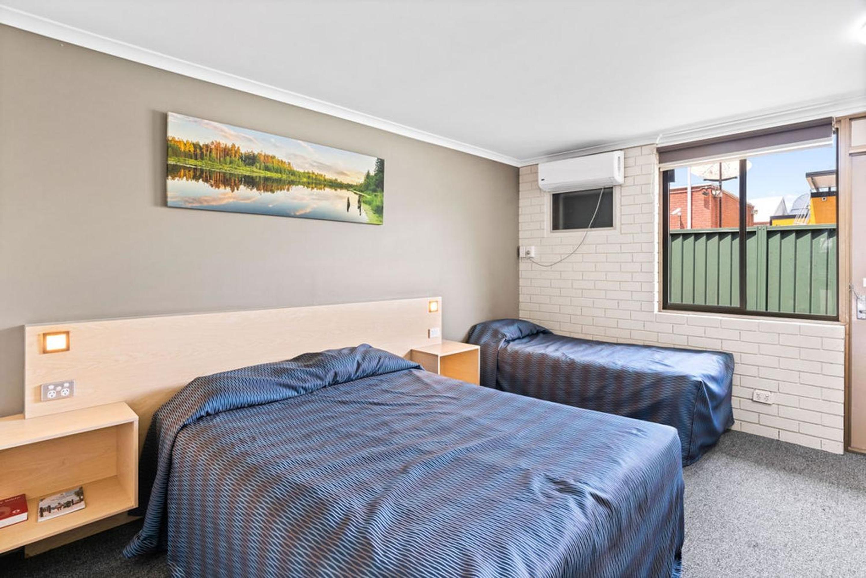 Triple Room with Private Bathroom photo 3