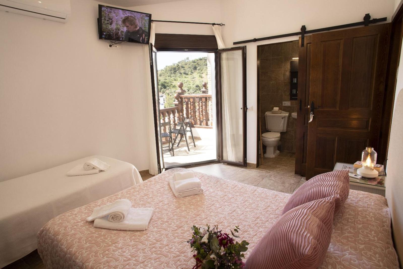 Triple Room with Mountain View - Photo 1