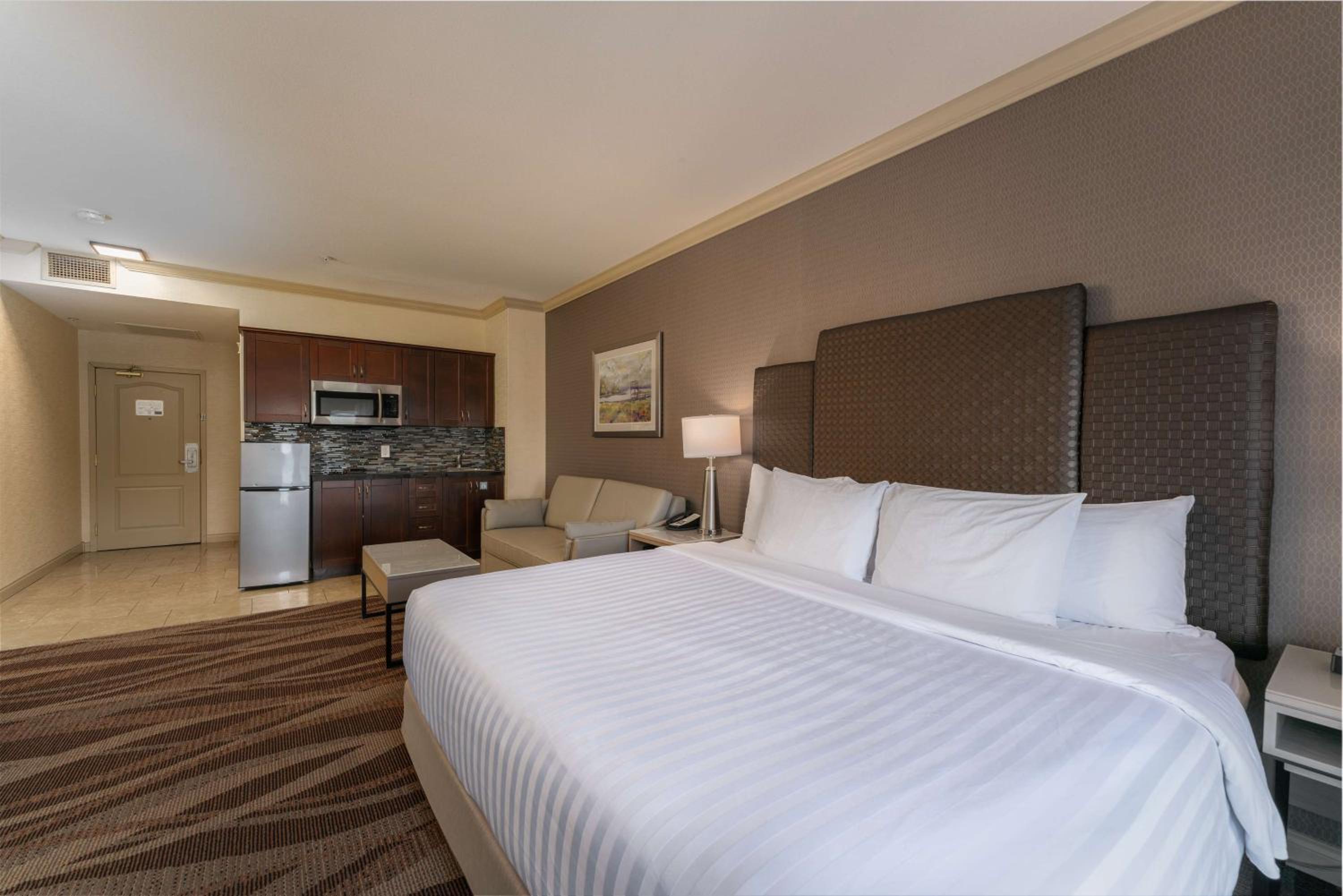 King Room with Kitchenette