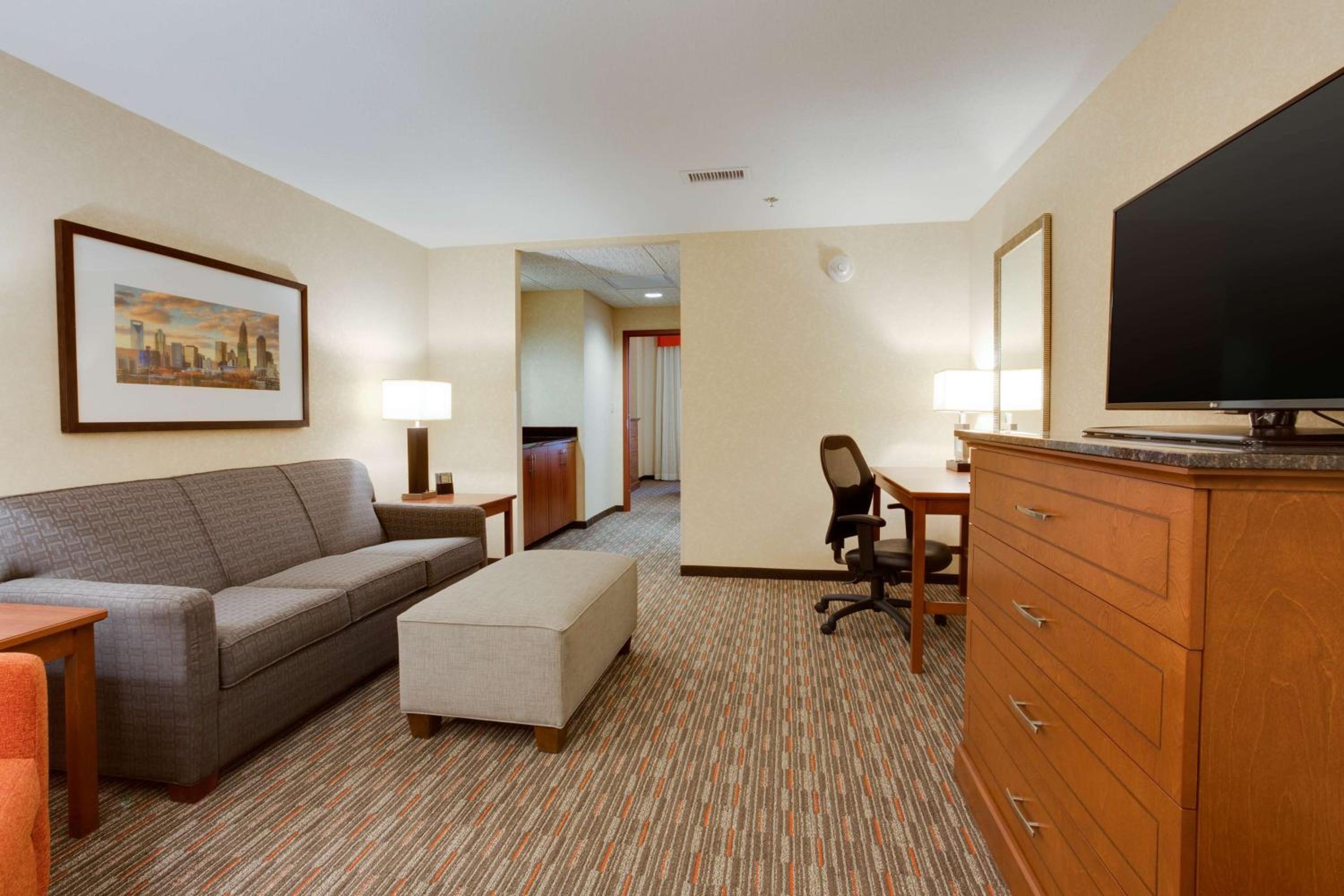 Queen Suite with Sofa Bed - Hearing Accessible photo 2