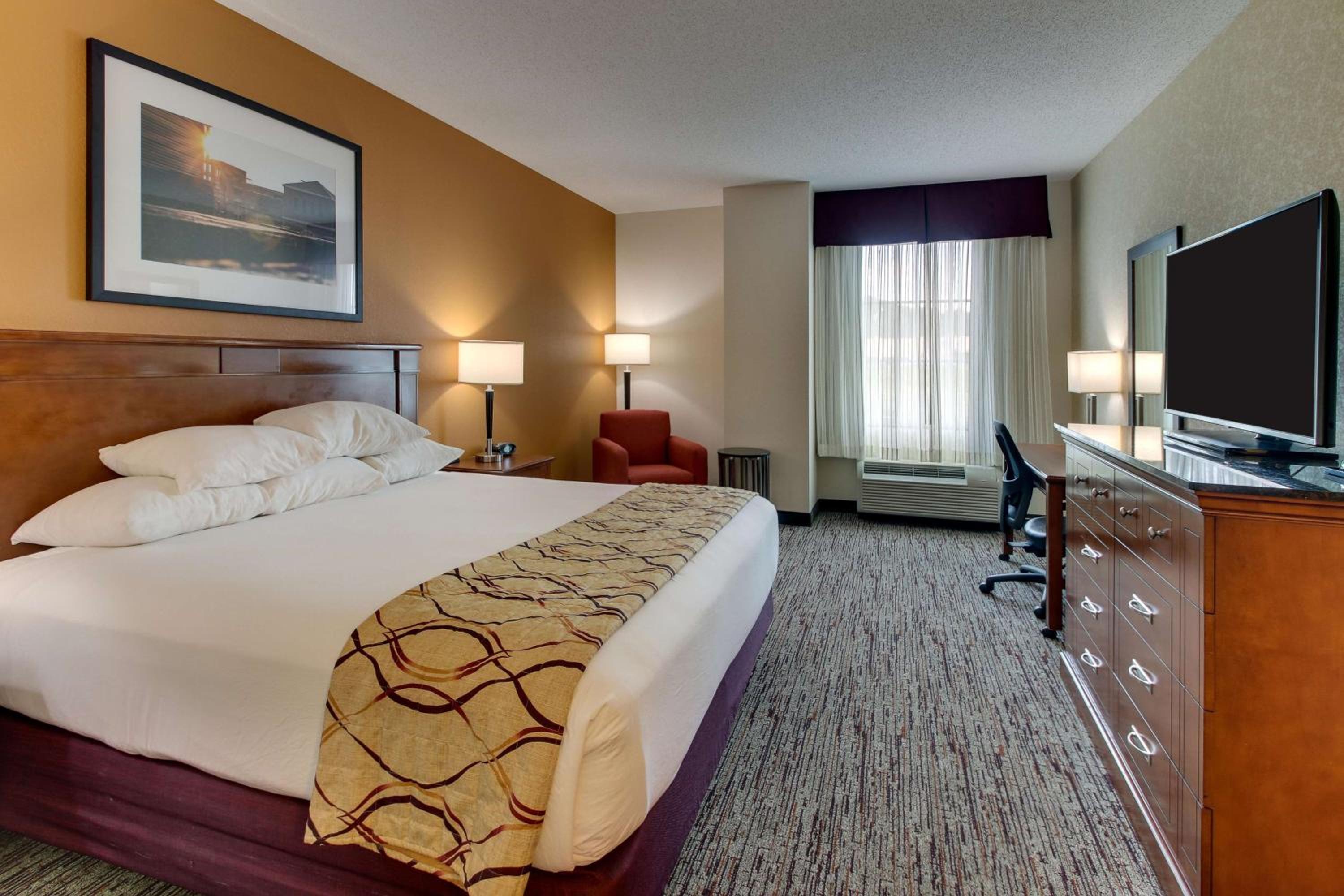 Deluxe King Room - Photo 1