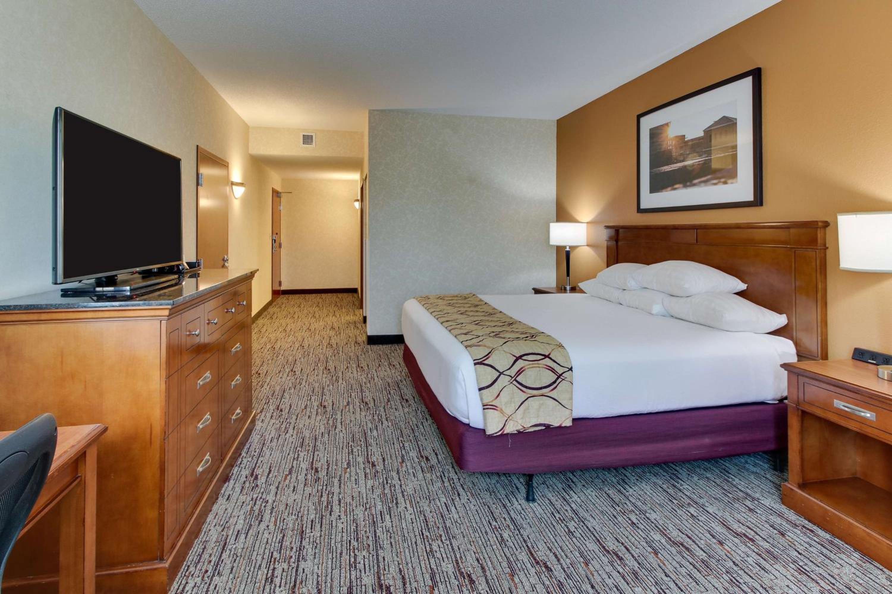 Deluxe King Room - Photo 4