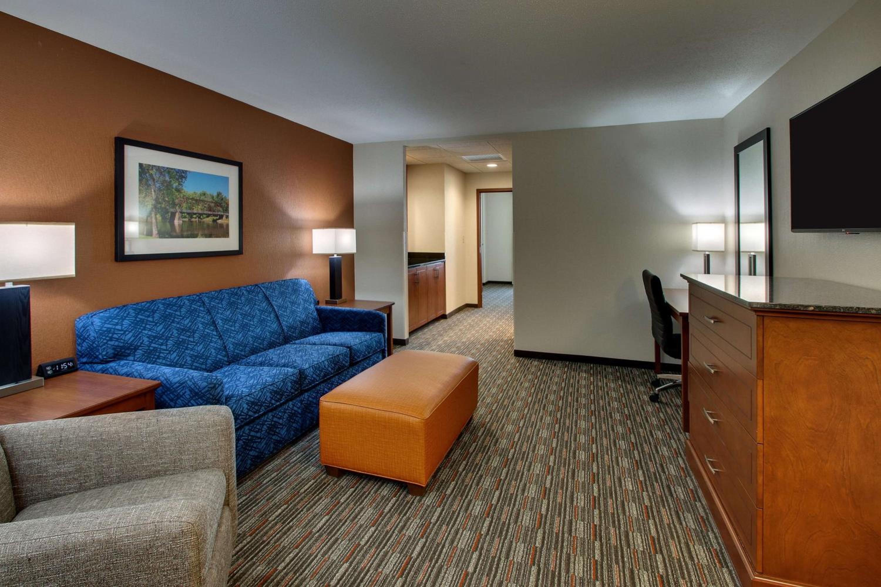 Deluxe King Suite