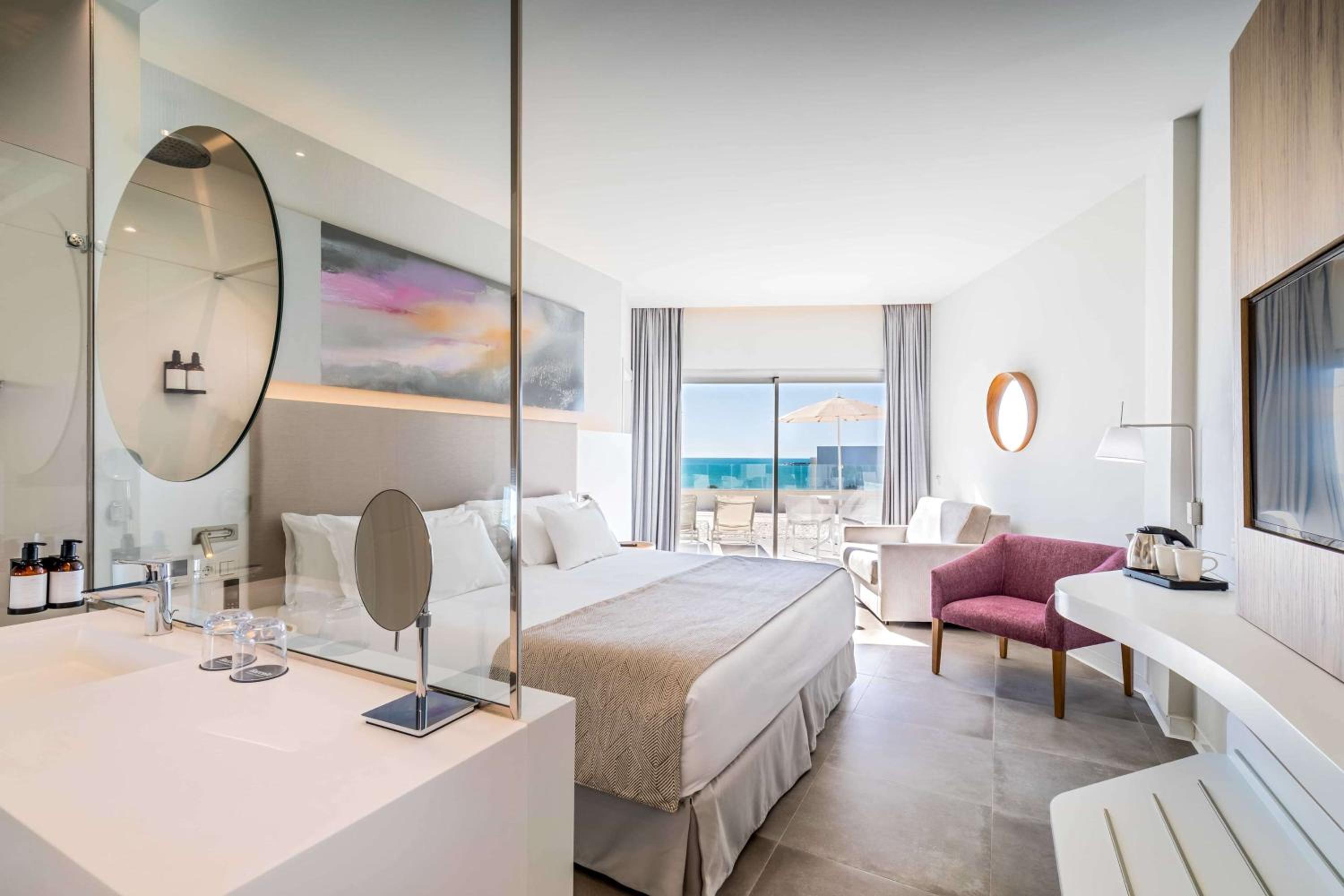 Habitación Doble Deluxe con Vista Lateral al Mar