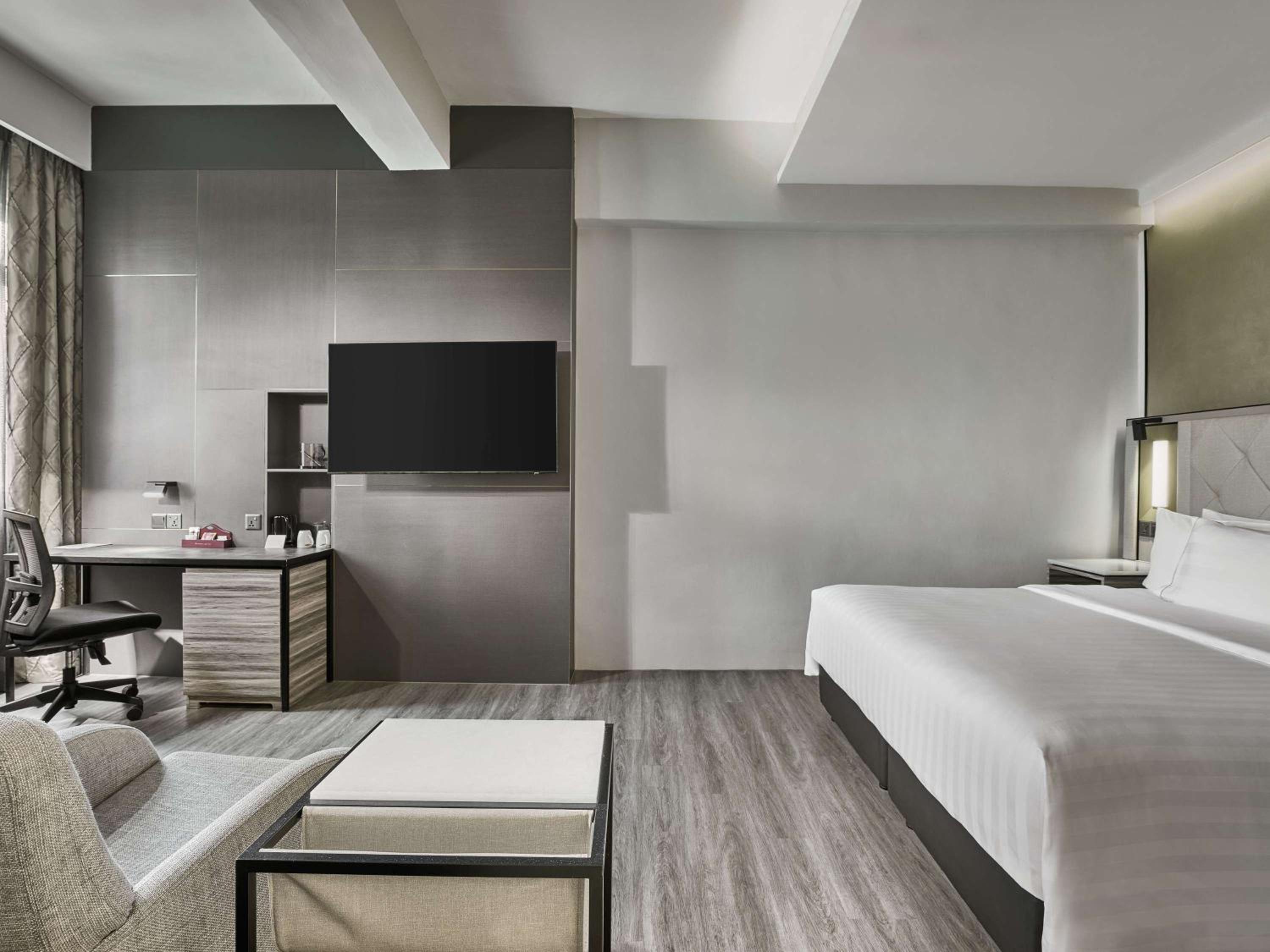 Deluxe Corner Room, 1 King Bed