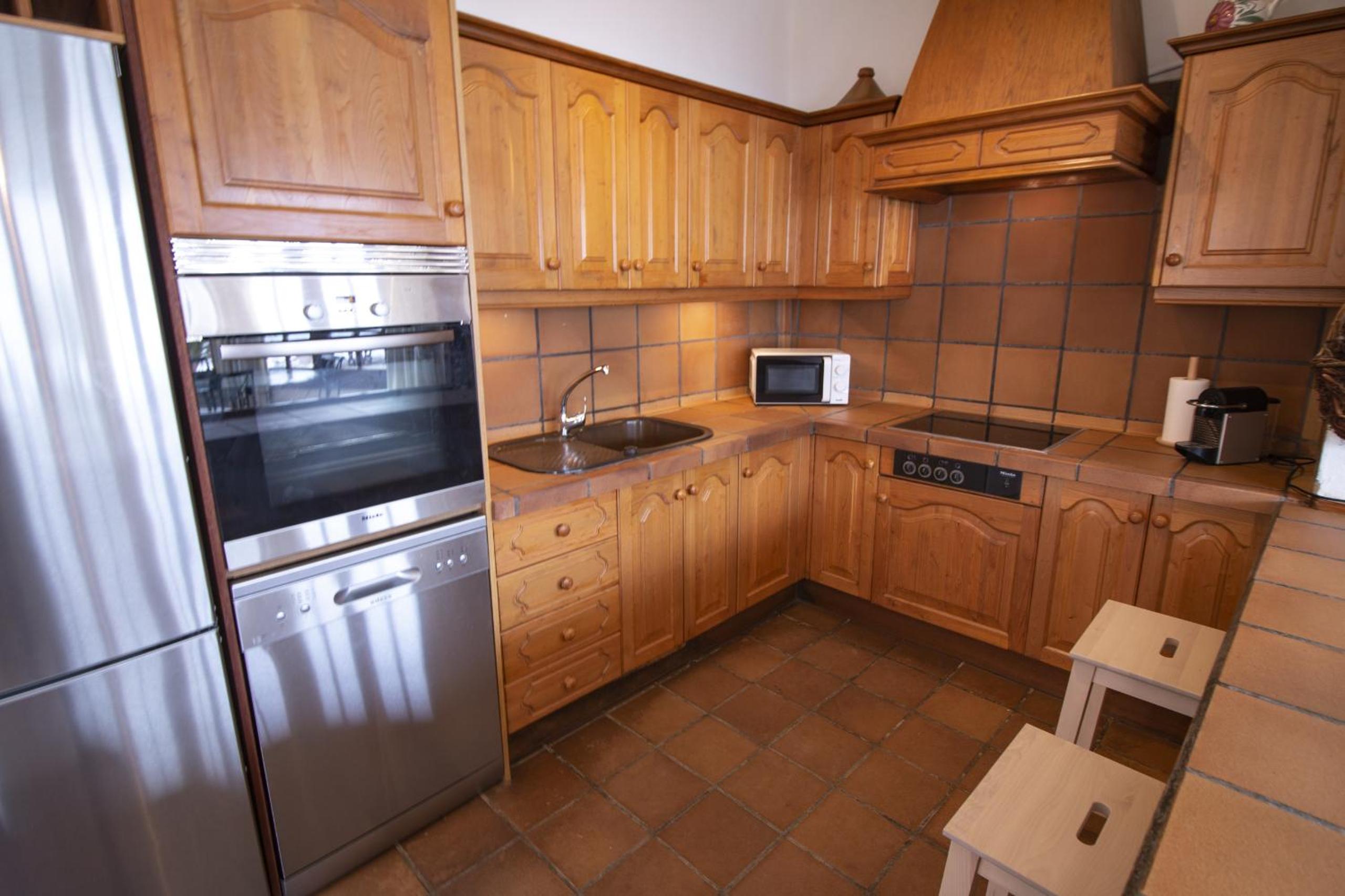 Three-Bedroom House photo 2