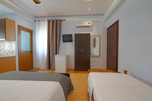 Deluxe Triple Room photo 3