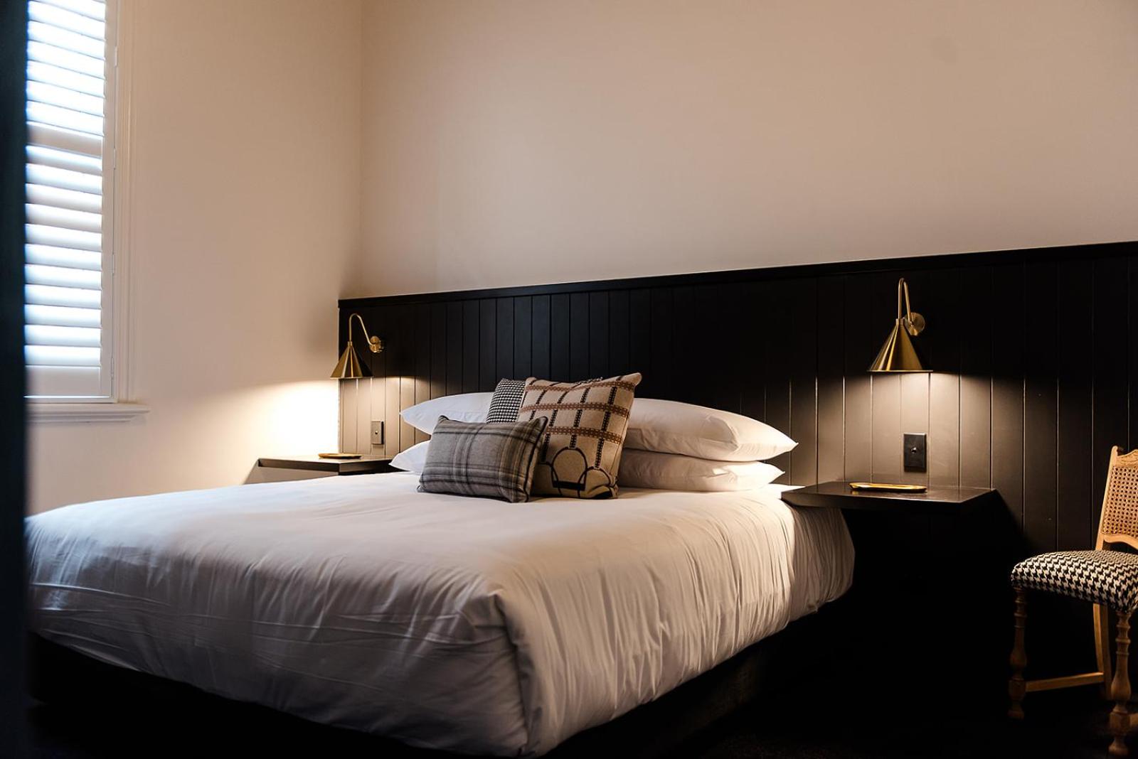 Standard King Room photo 1