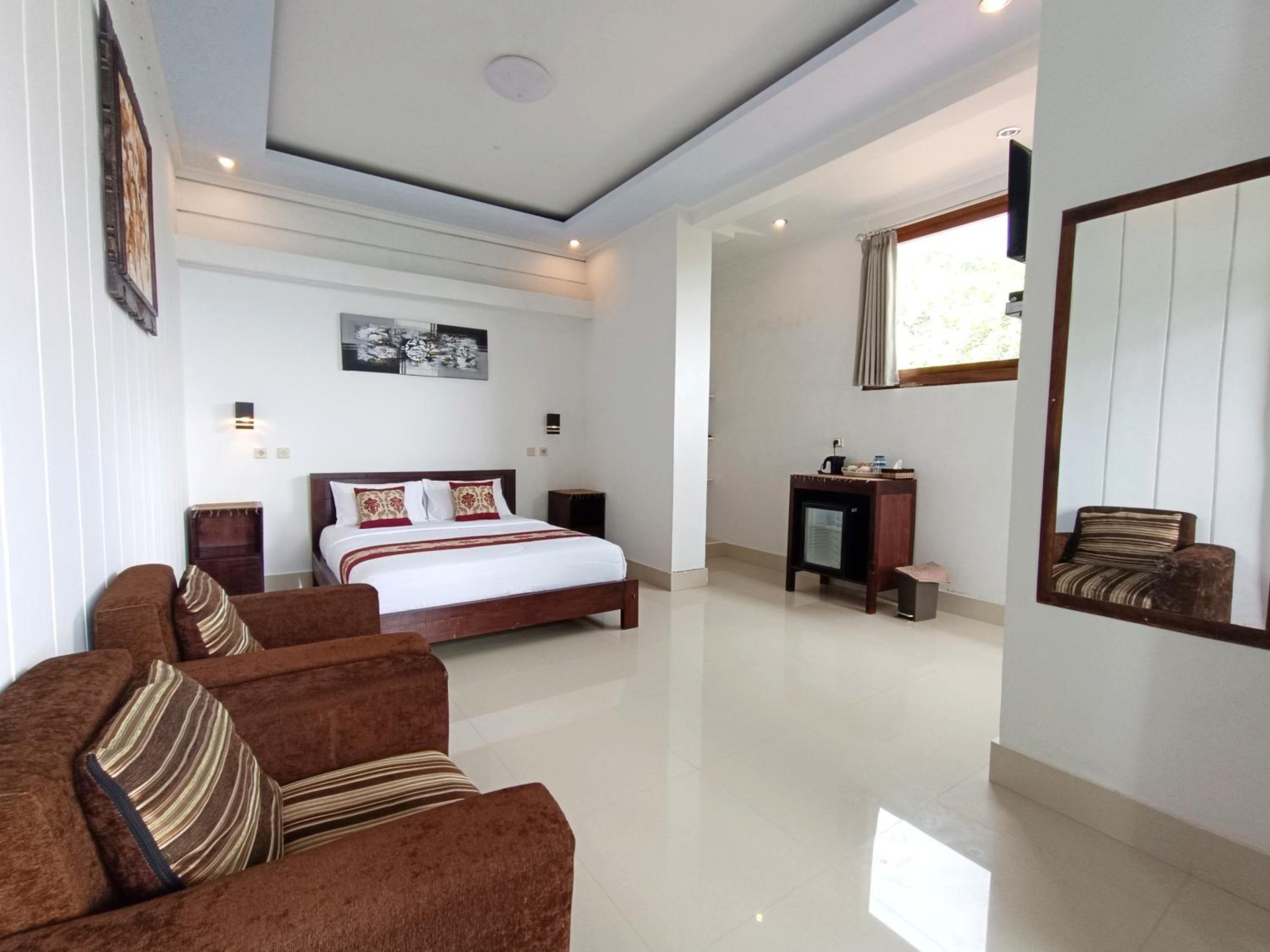 Deluxe Double Room with Balcony