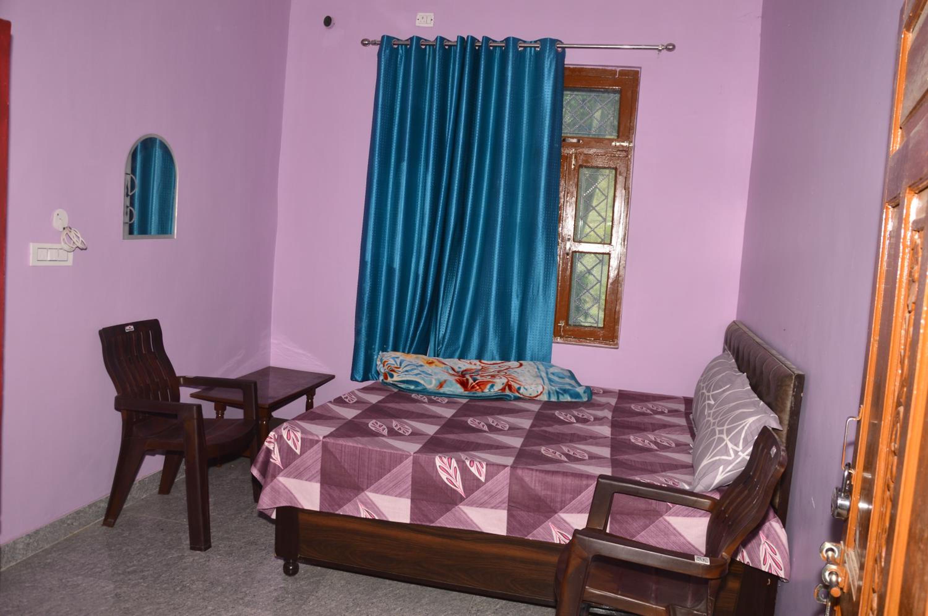 Family Room with Balcony photo 2
