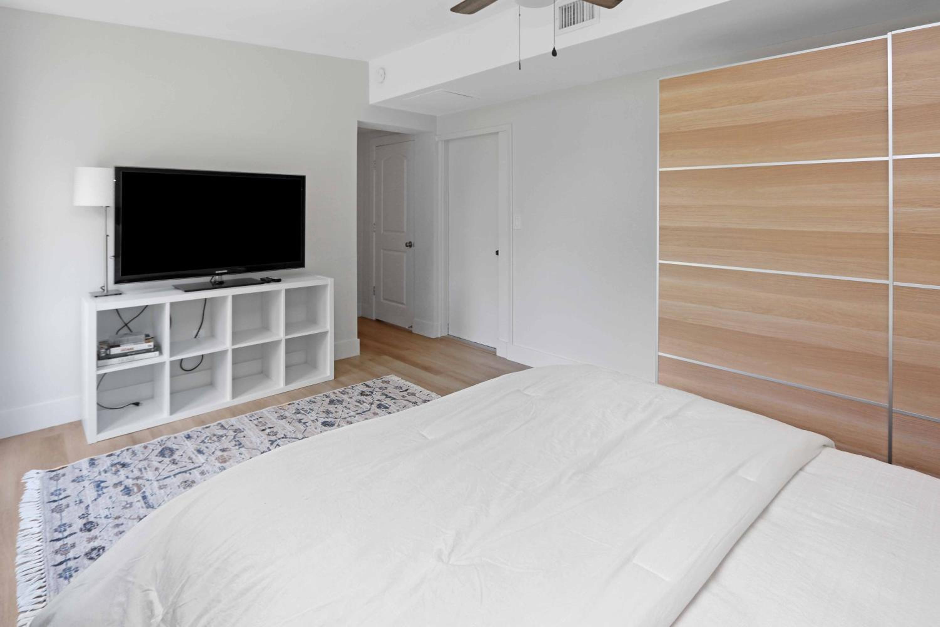 Three-Bedroom House - Photo 13