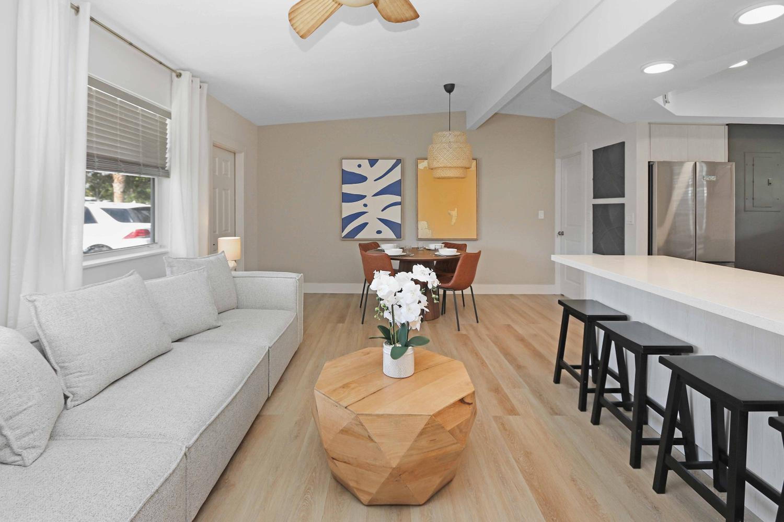 Three-Bedroom House - Photo 9