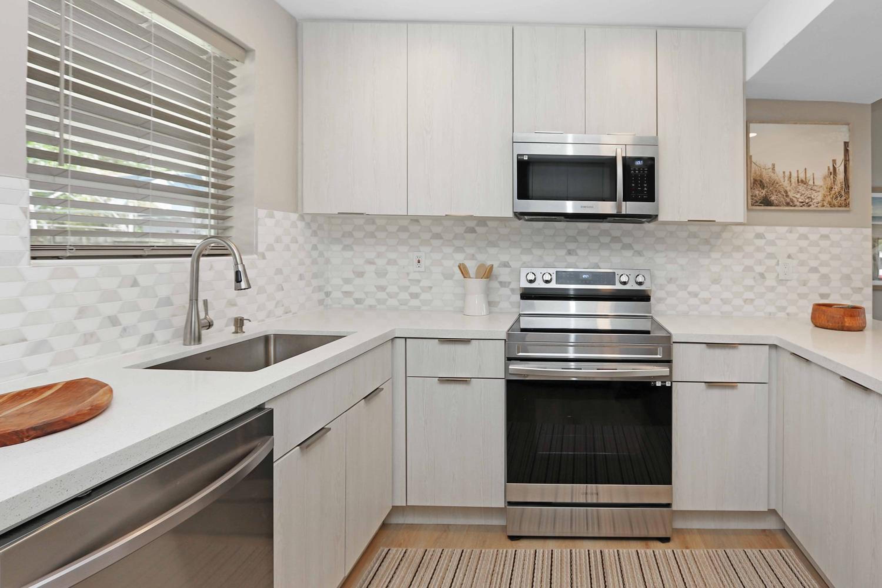 Three-Bedroom House - Photo 25