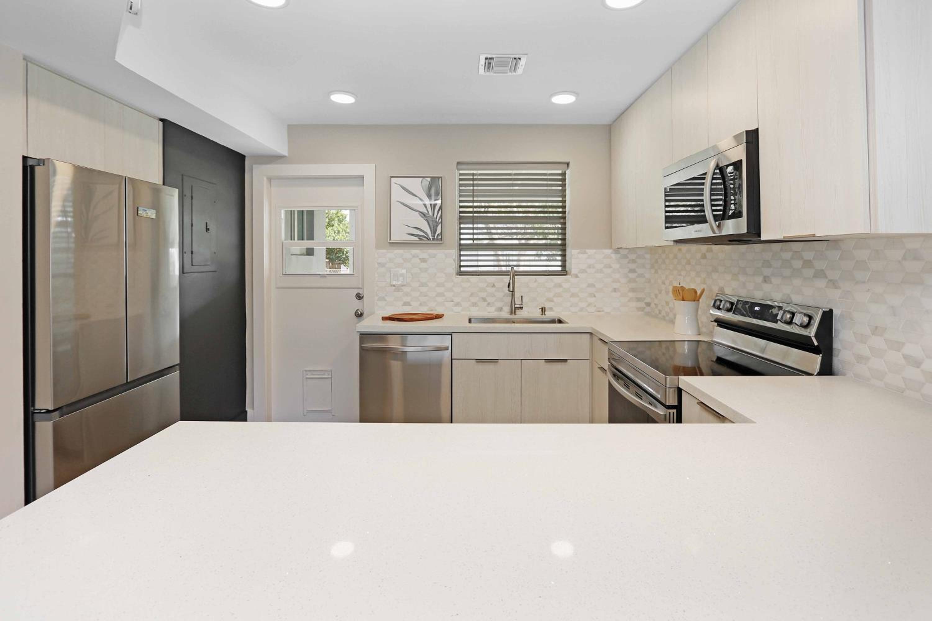 Three-Bedroom House - Photo 3