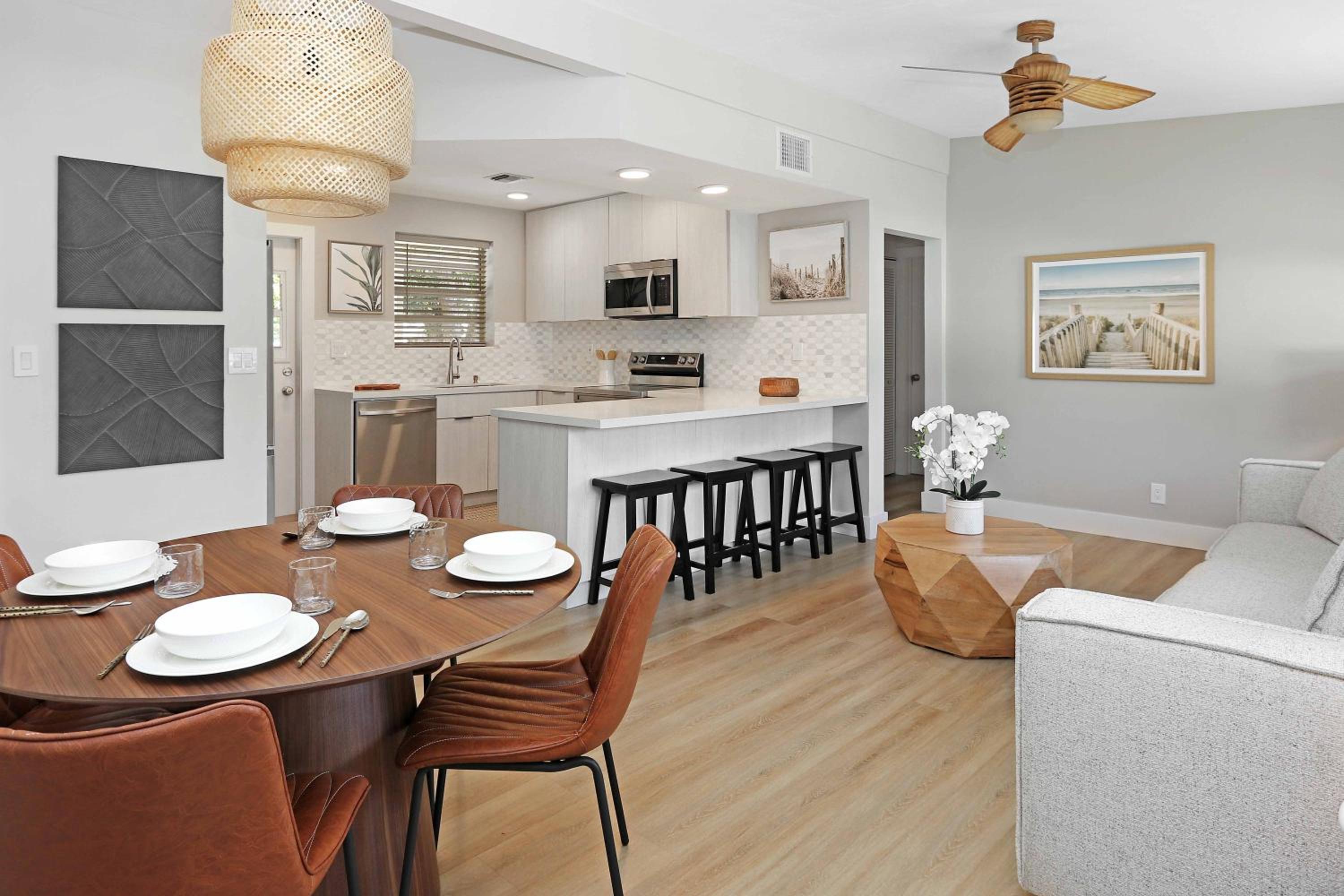 Three-Bedroom House - Photo 7
