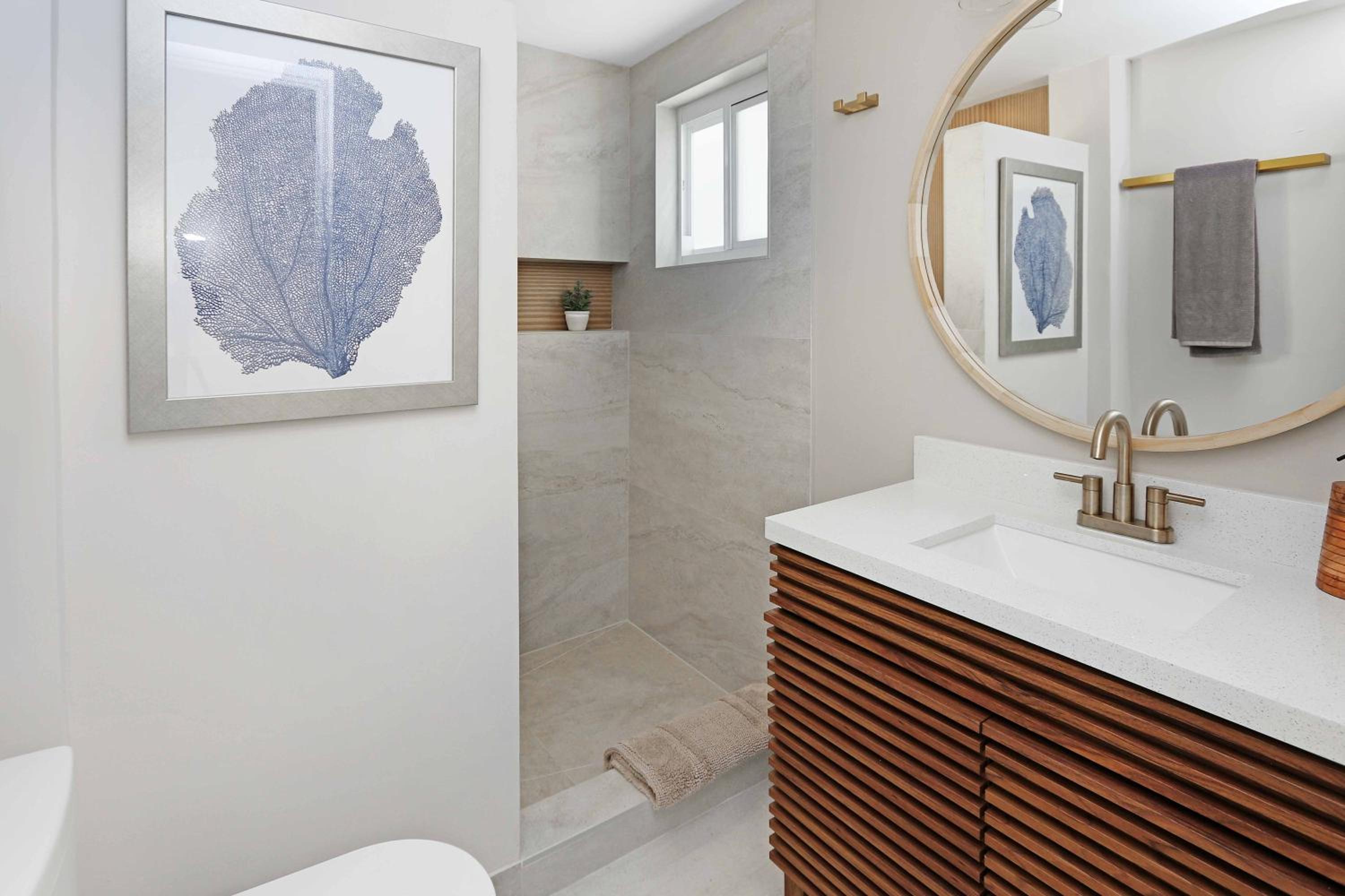 Three-Bedroom House - Photo 8