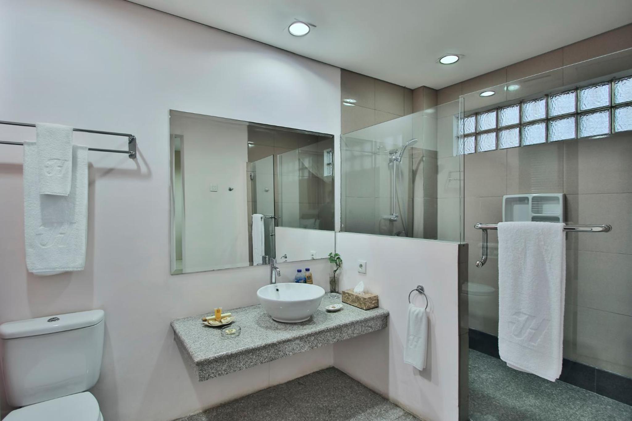 Deluxe Hill View (Room Only) With Free Airport Transfer  photo 2