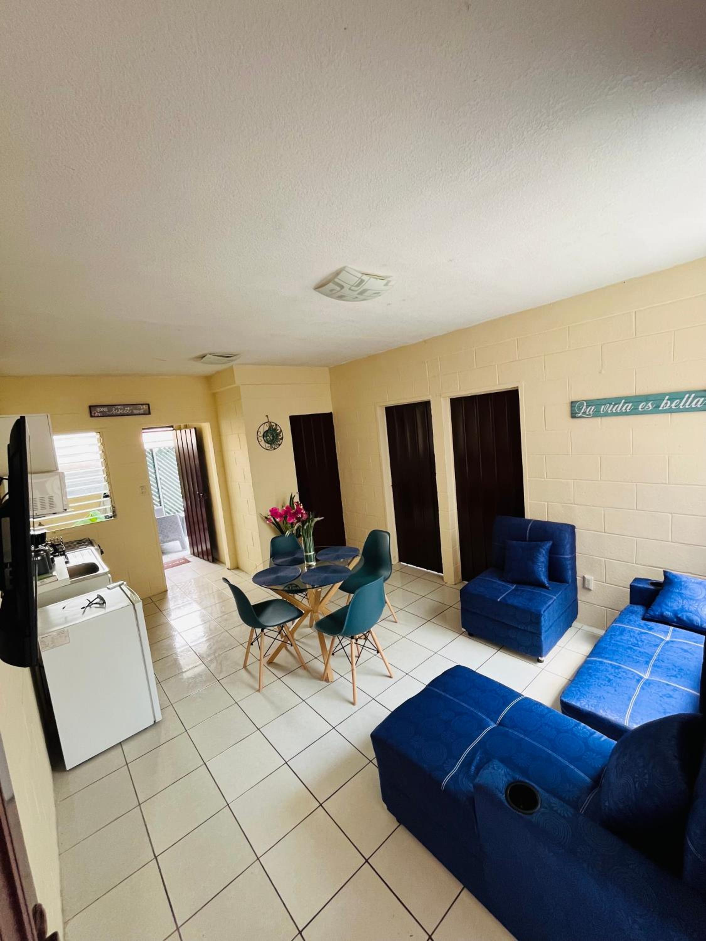 One-Bedroom Apartment photo 1