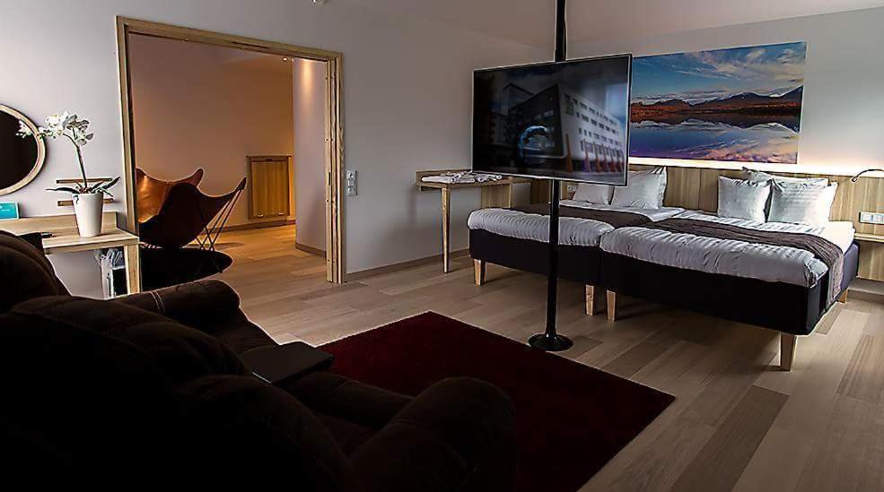 One-Bedroom Suite - Photo 1