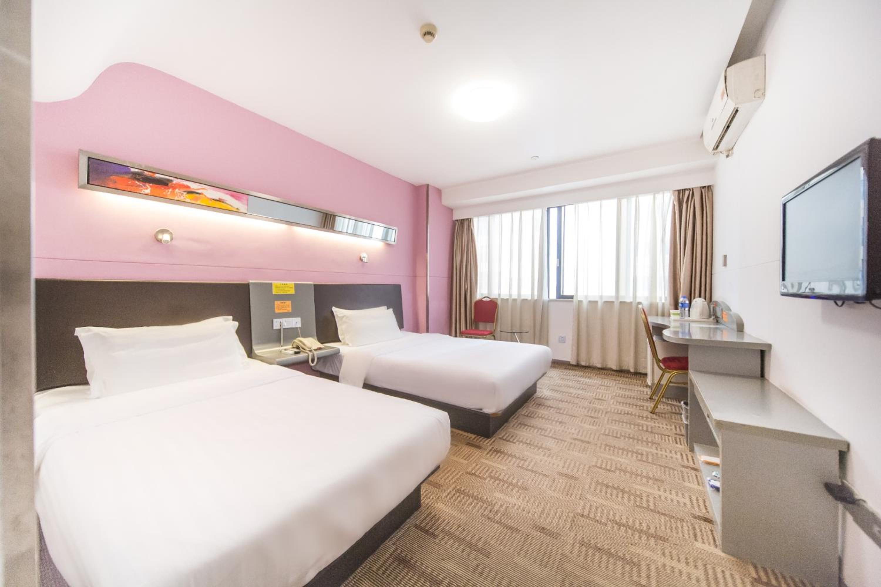 Standard Twin Room - Photo 1