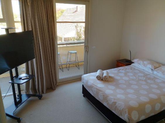 Two-Bedroom Apartment - Photo 25