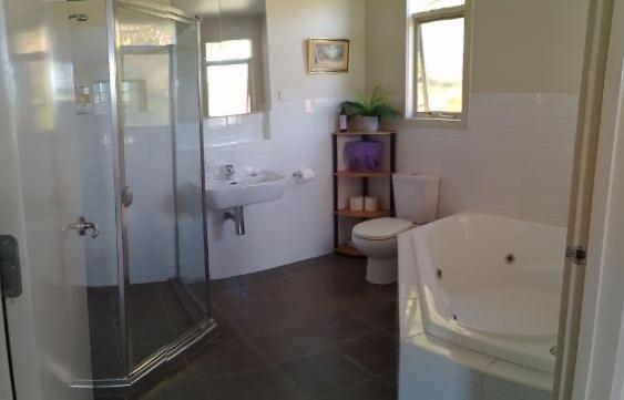 Two-Bedroom Apartment - Photo 24