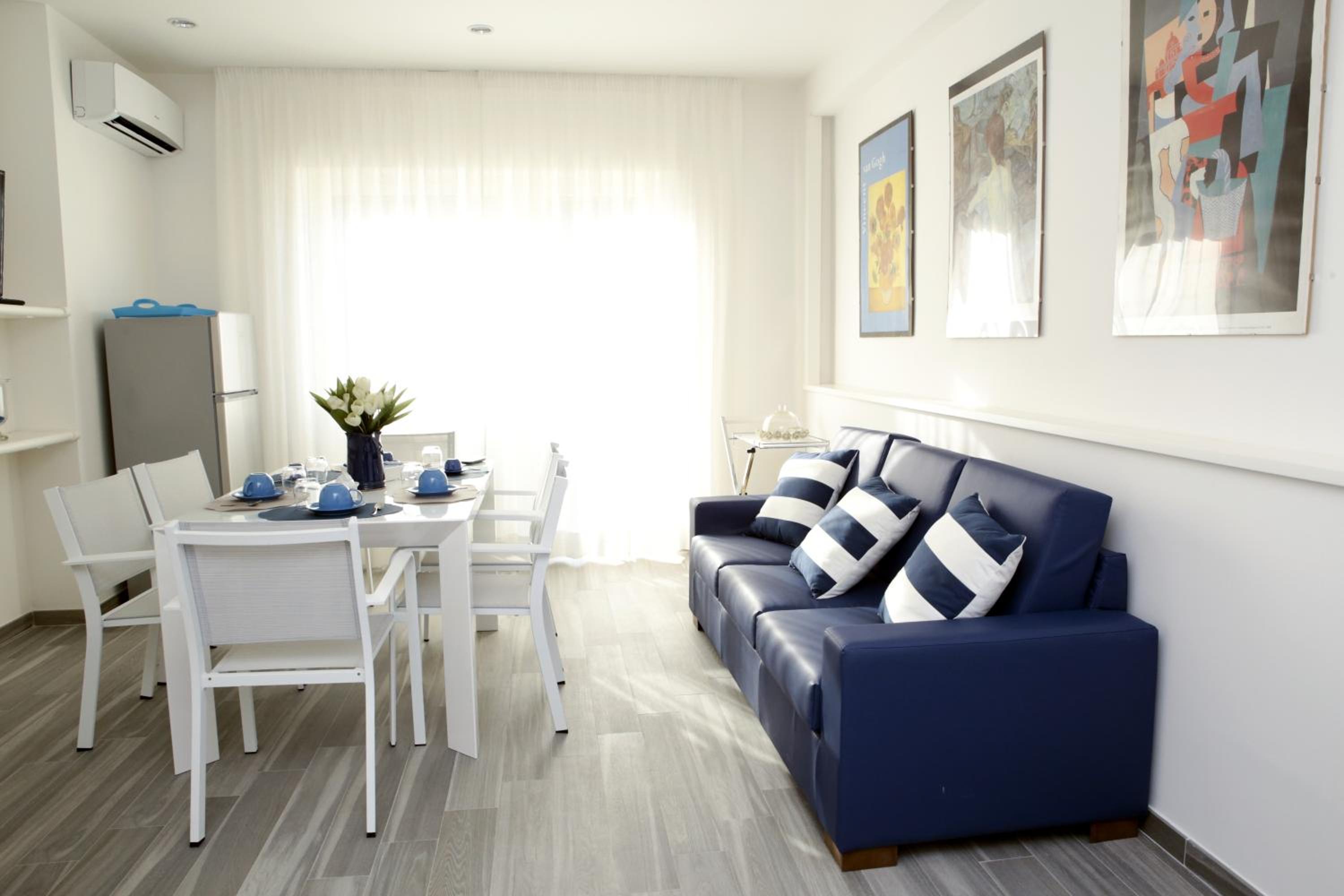 Deluxe Double Room with Sea View - Photo 3