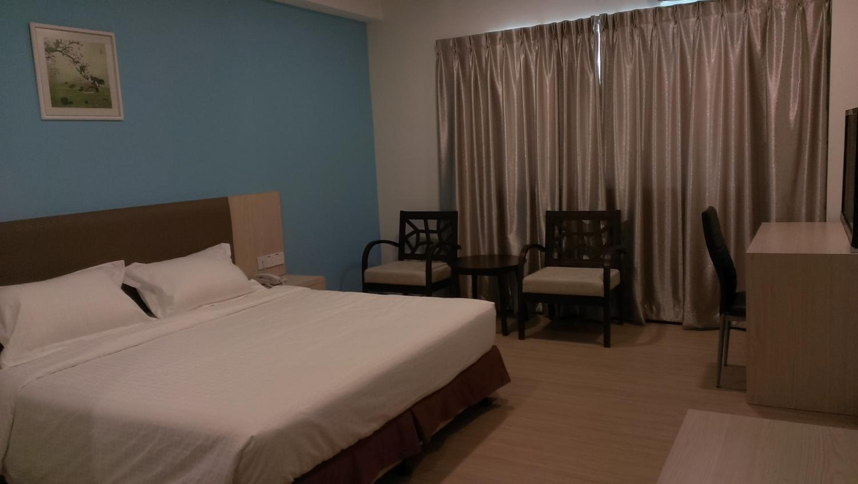 Deluxe King Room photo 2