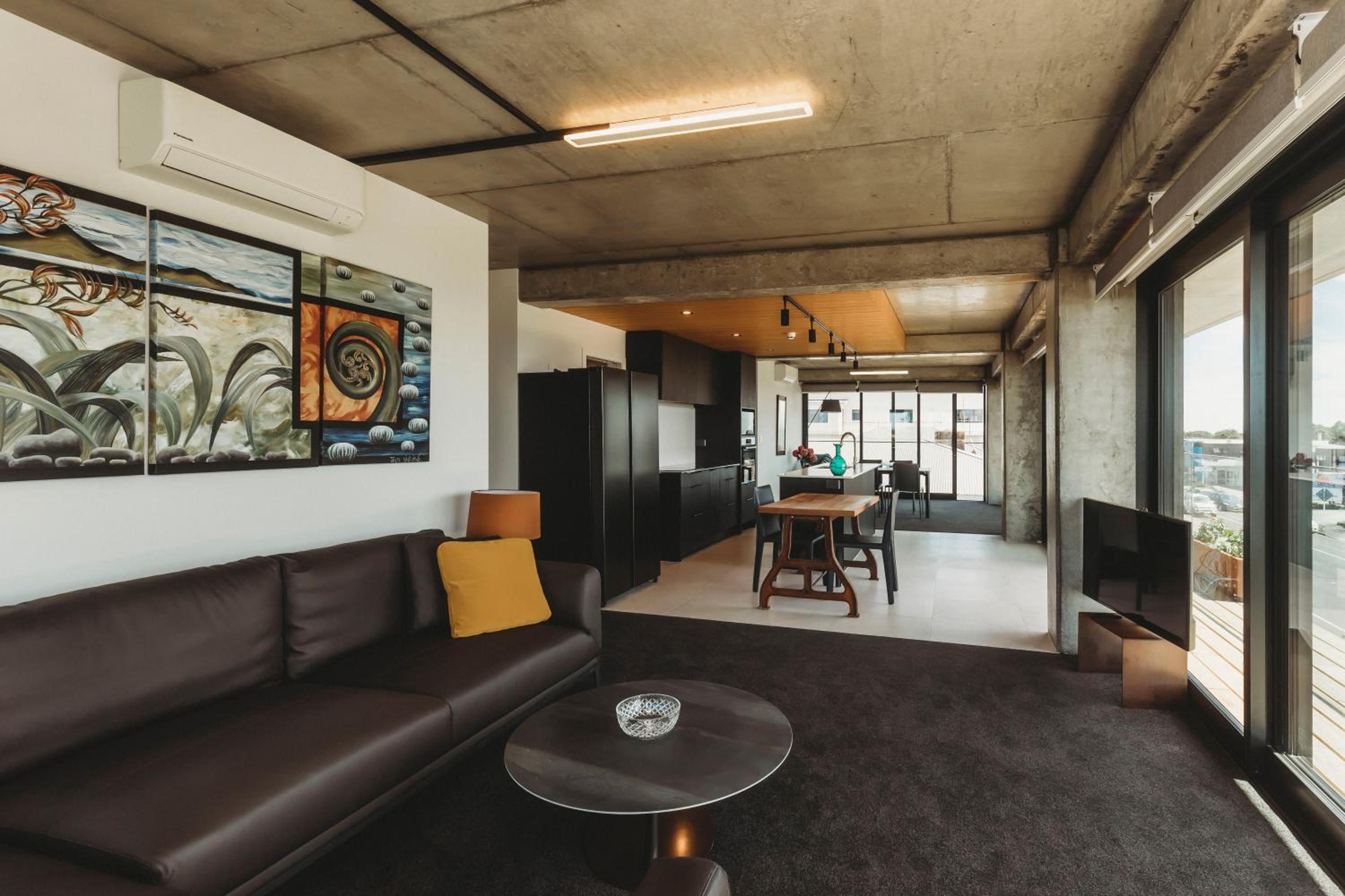 Three-Bedroom Apartment with Balcony photo 1