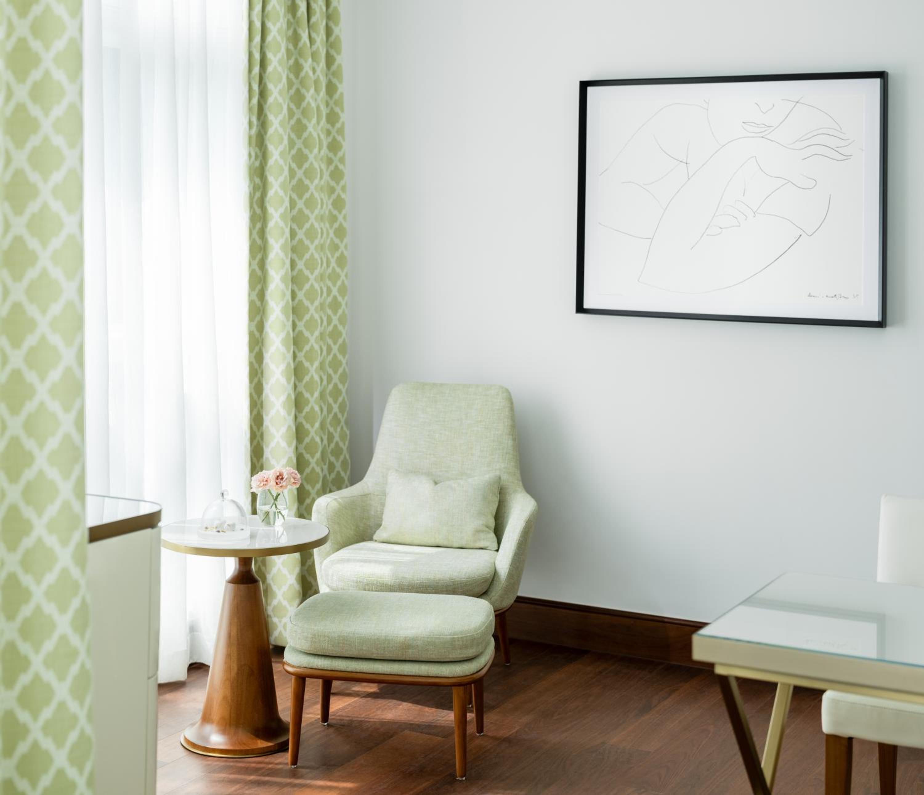 Xl Guest Room With Club Privileges photo 3