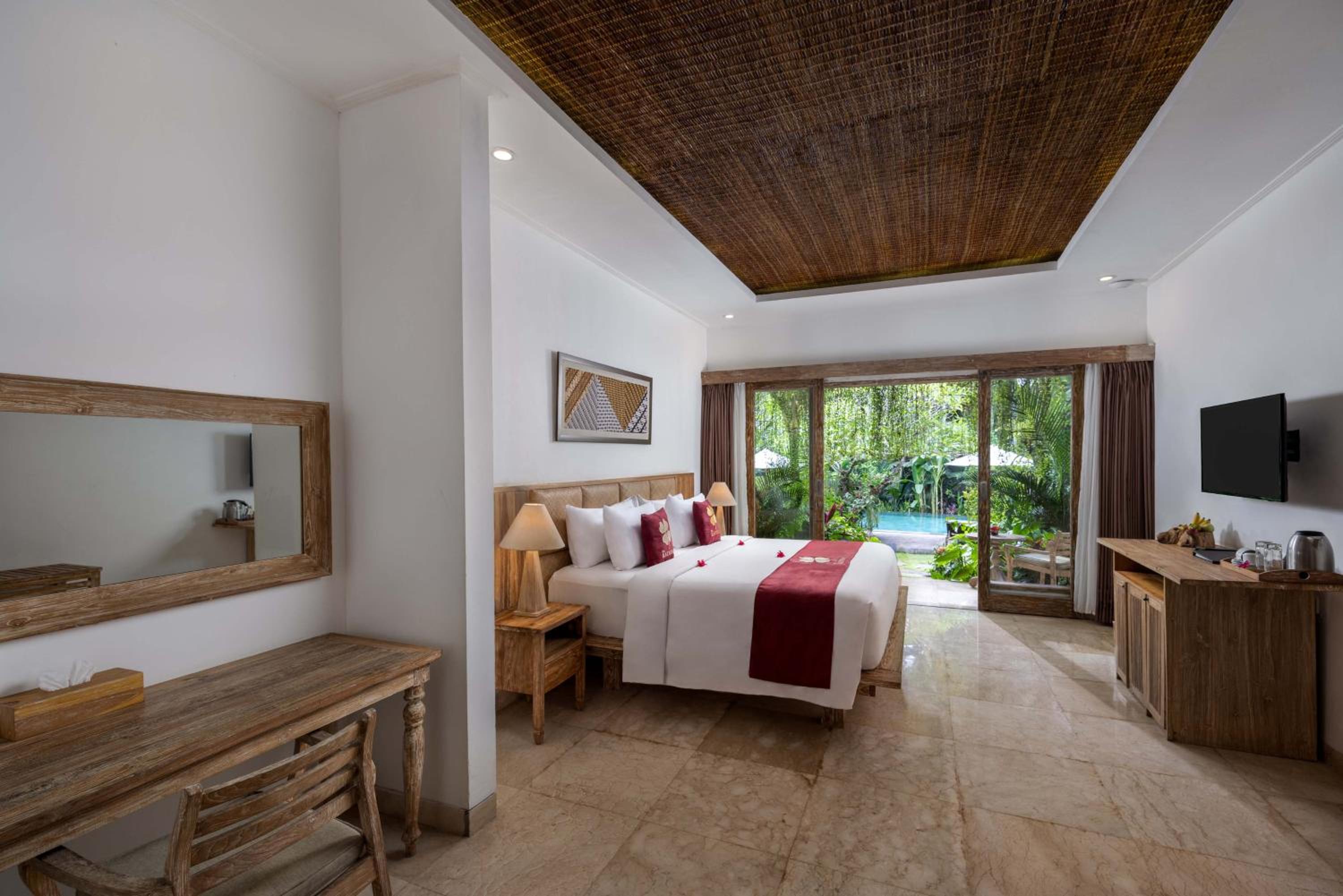 Deluxe Room with Pool View - Photo 2