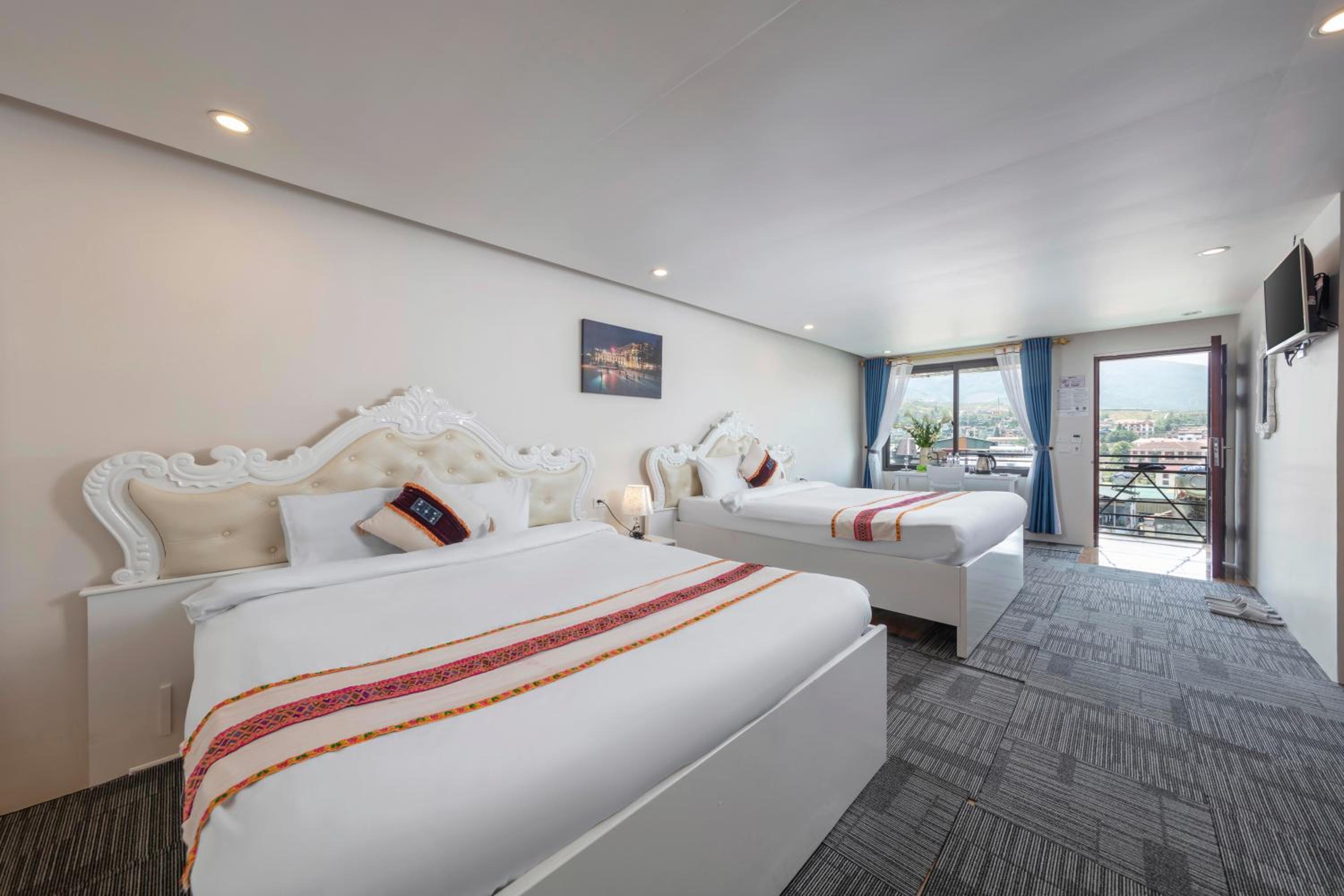 Twin Room with Mountain View photo 1