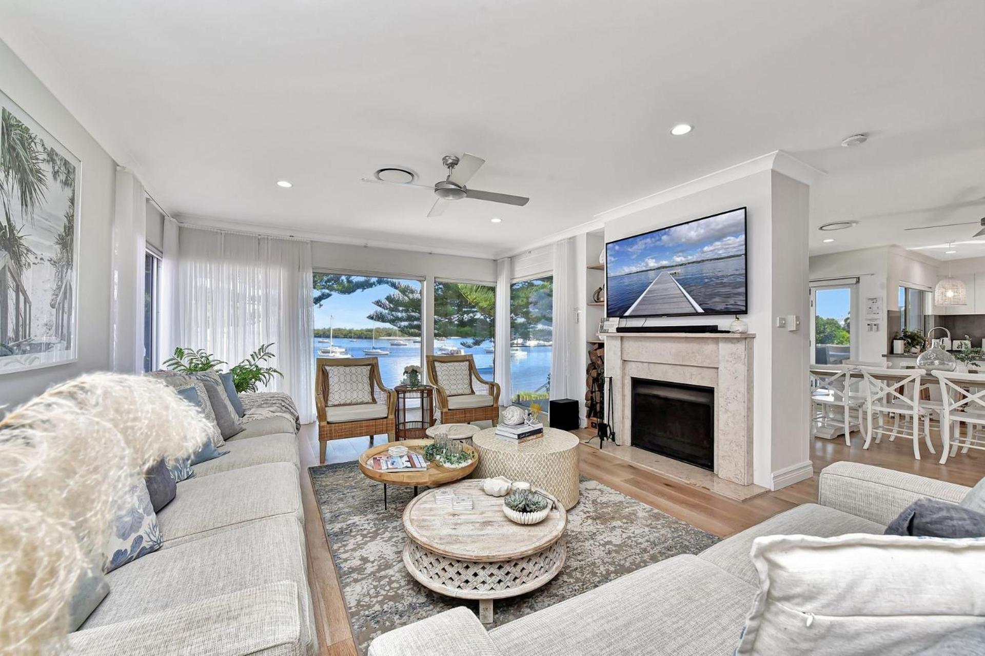 Five-Bedroom House photo 1