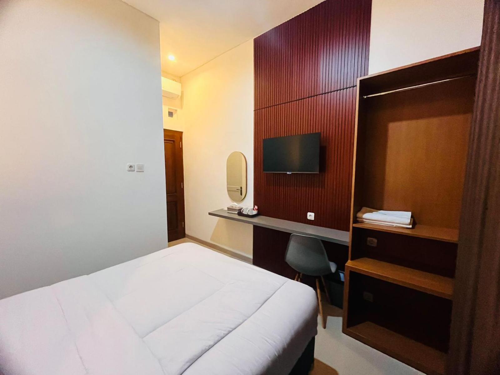 Deluxe Double Room - Photo 14
