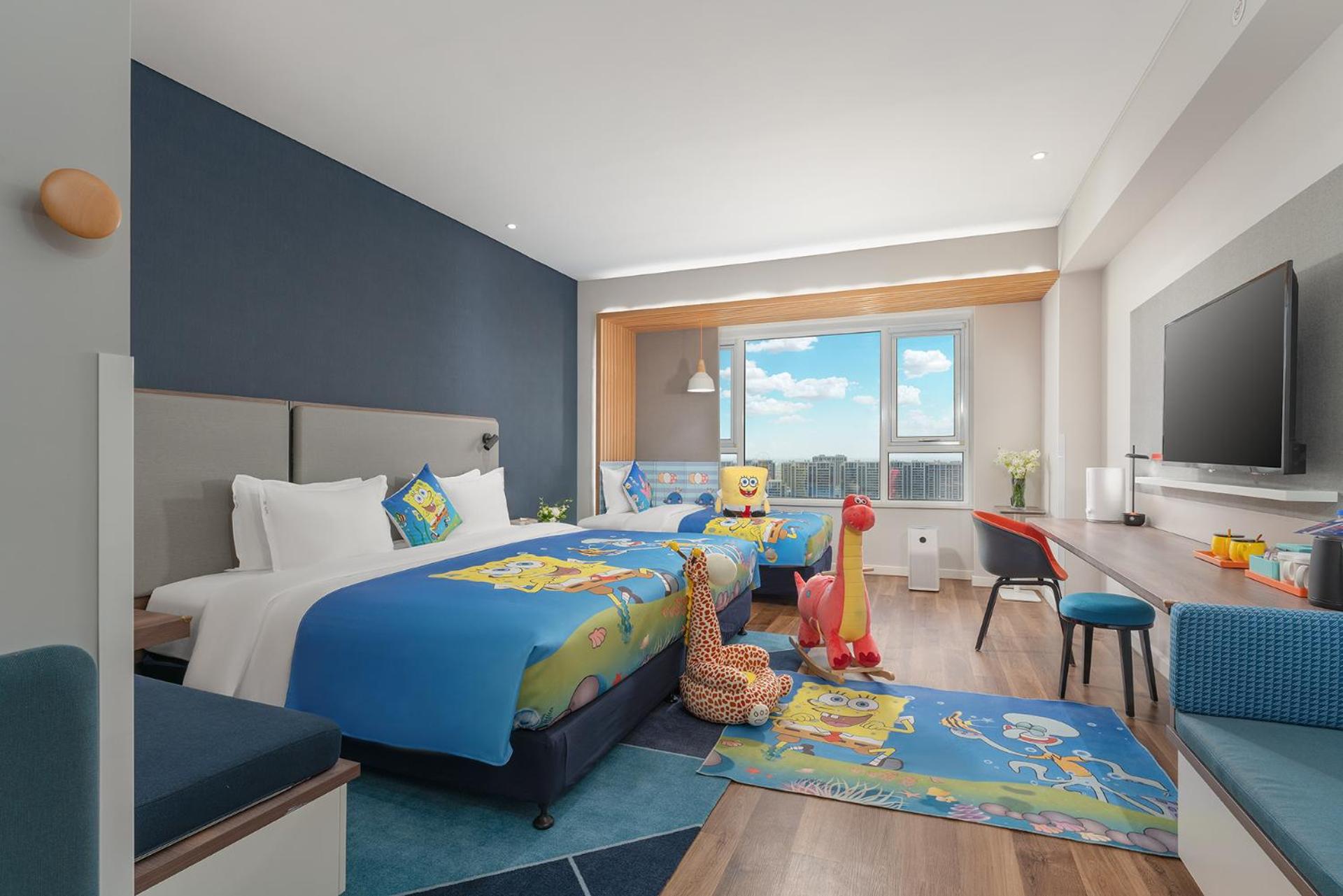 Standard Room with One King and One Twin Bed - City View - Photo 7