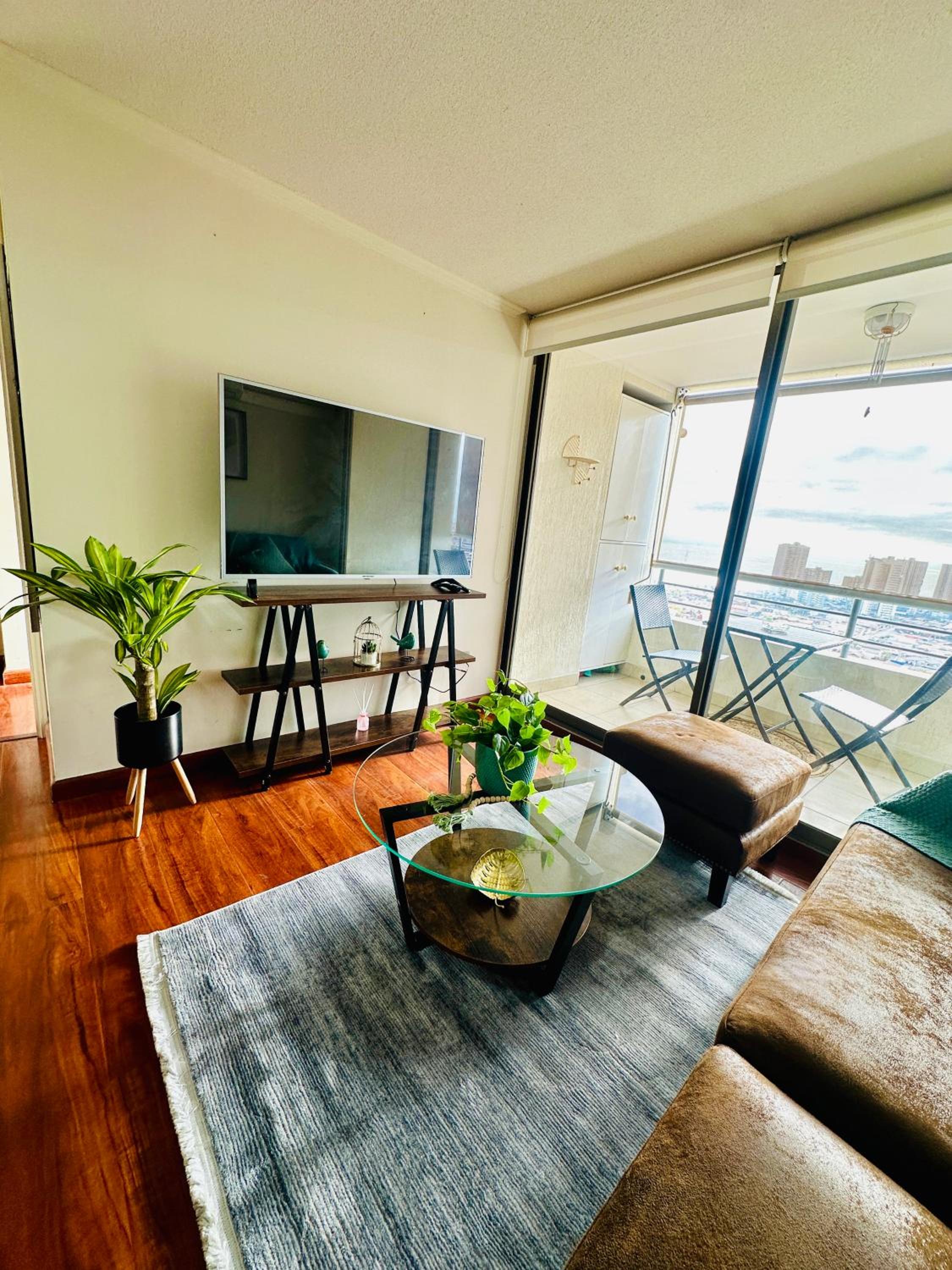 One-Bedroom Apartment photo 1