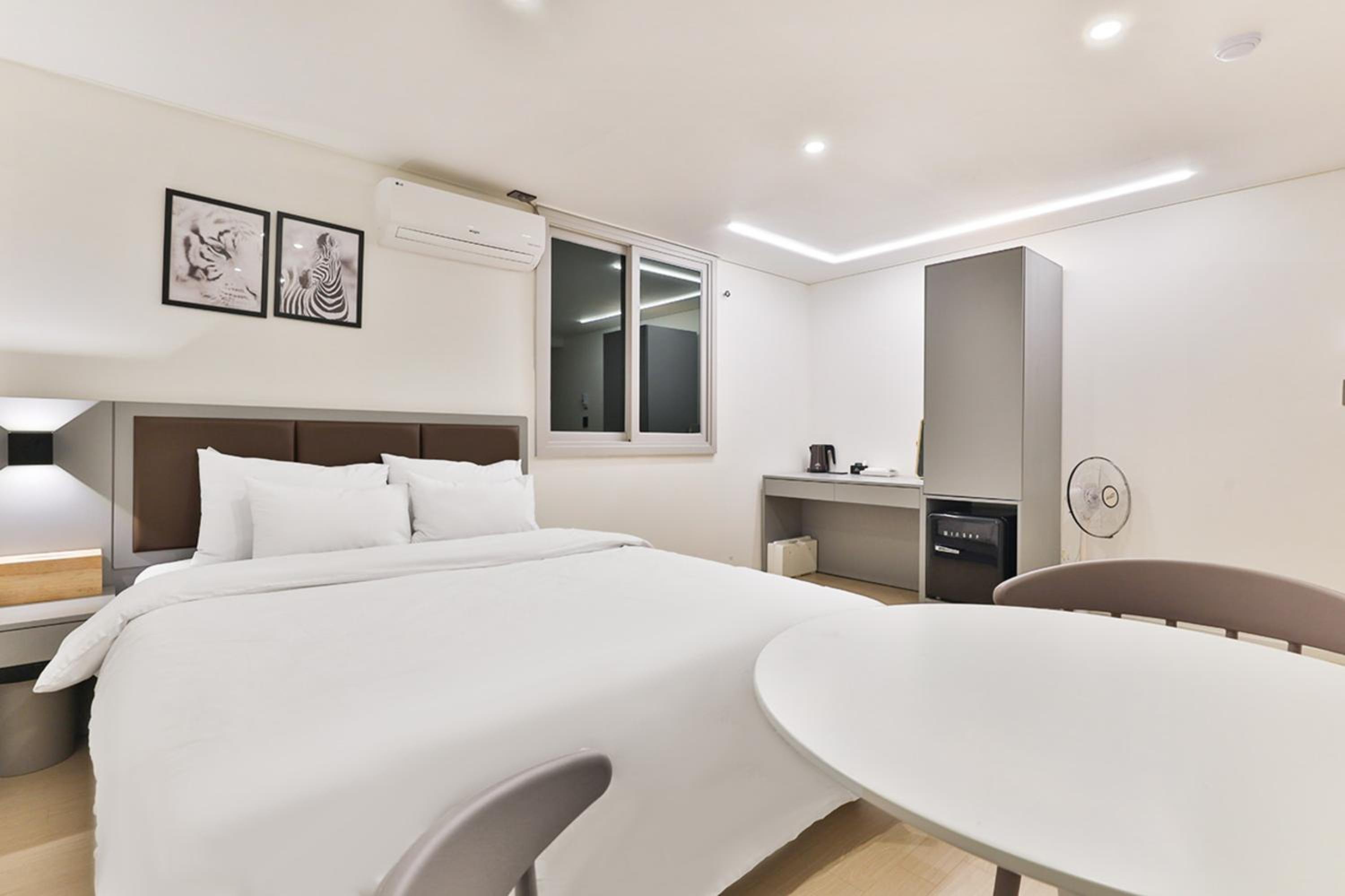Deluxe Double Room - Photo 1