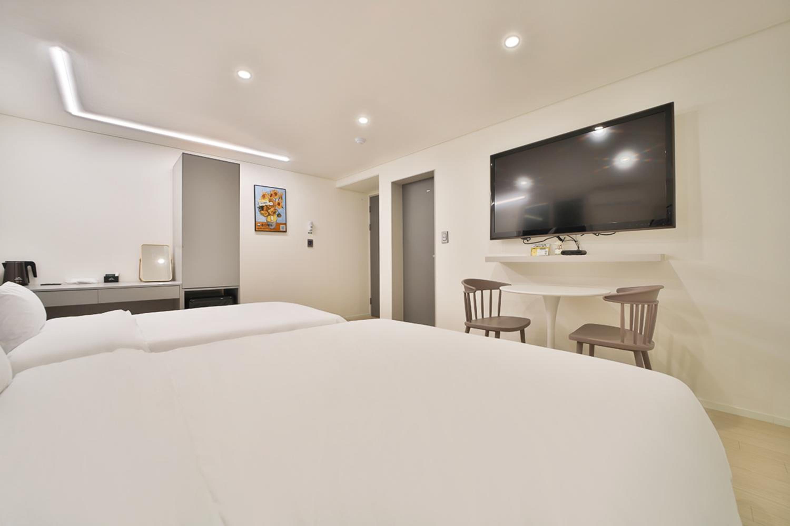 Superior Twin Room - Photo 9