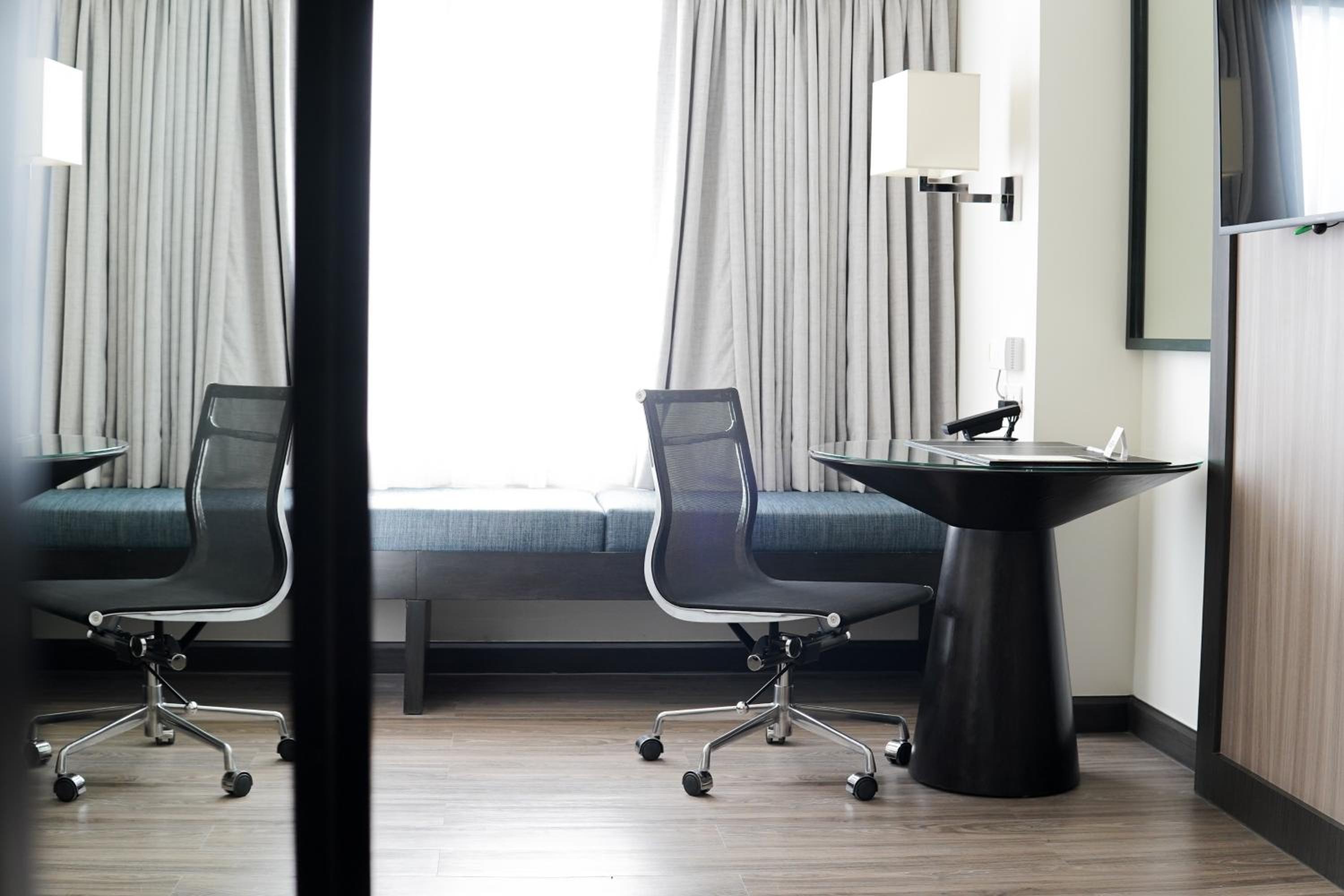 1 King Bed, Standard Superior Room photo 3