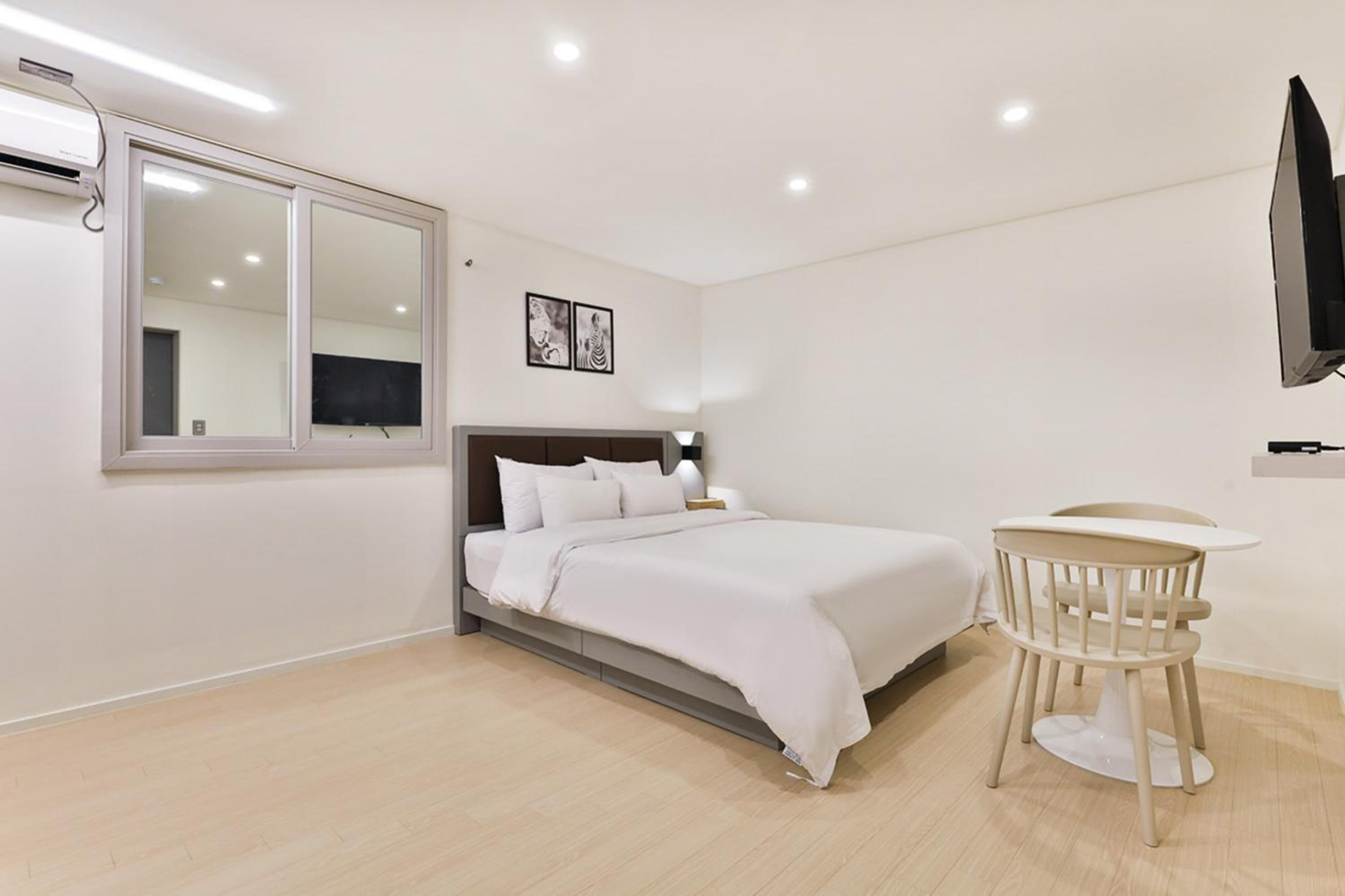 Deluxe Double Room - Photo 10