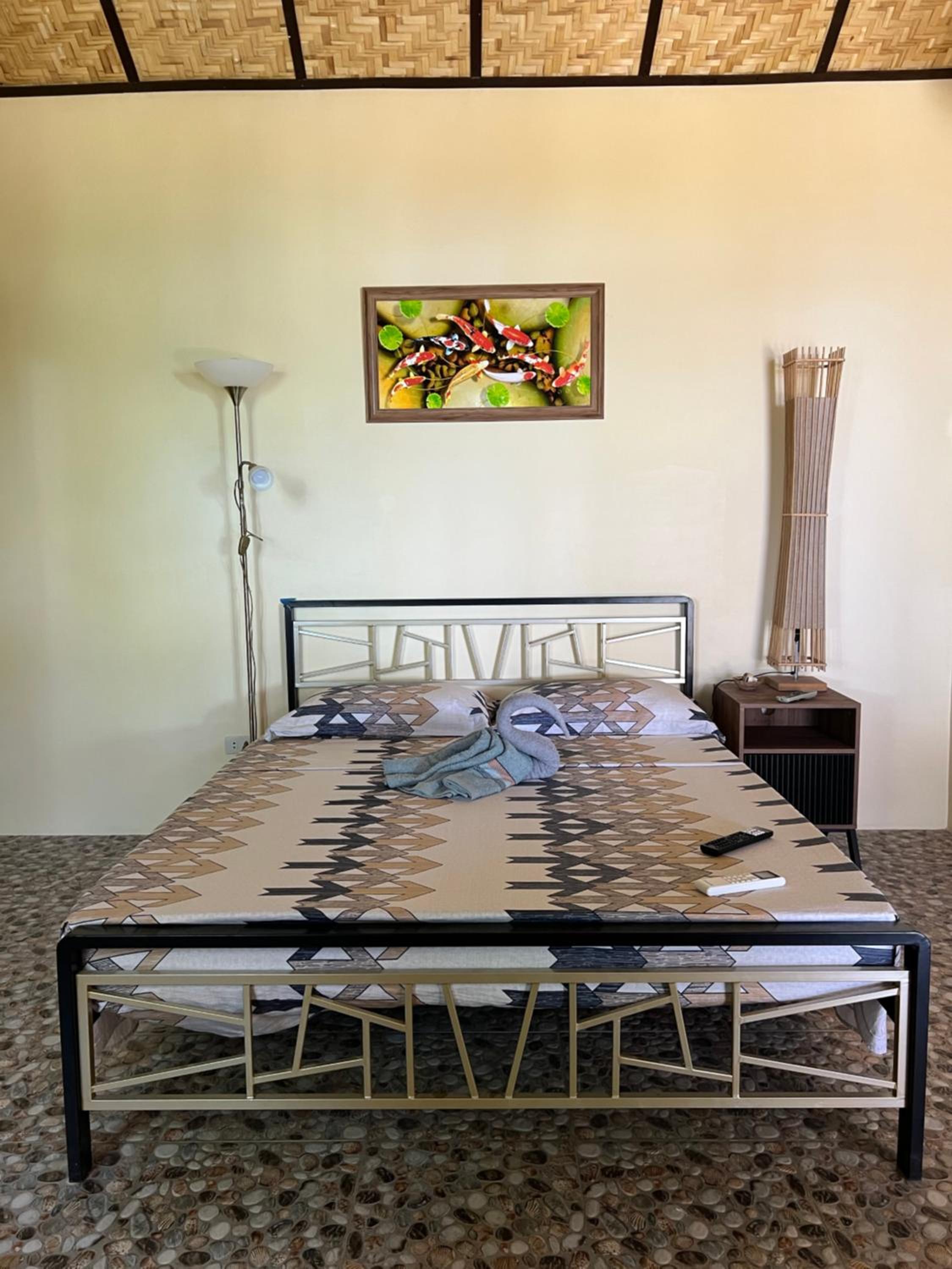 Queen Room photo 2